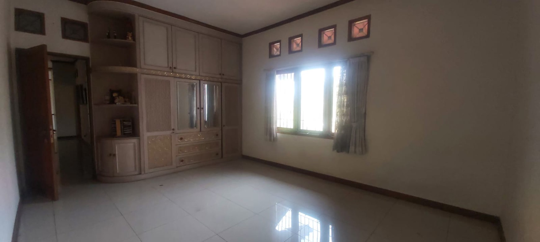 Di jual rumah pesona khayangan depok 