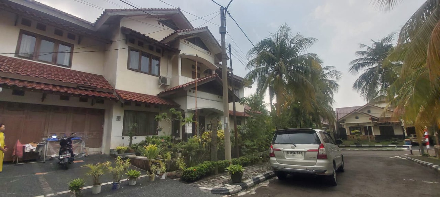 Di jual rumah pesona khayangan depok 