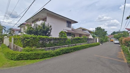 Rumah Siap Huni di Bintaro Jaya Sektor 1, Posisi Hook