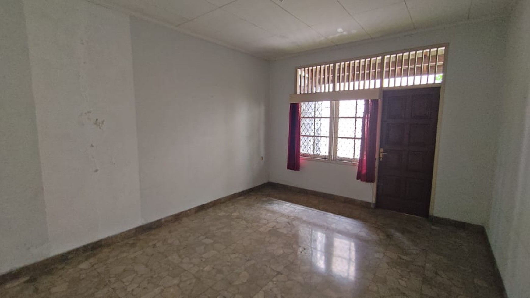 Rumah Siap Huni di Bintaro Jaya Sektor 1, Posisi Hook