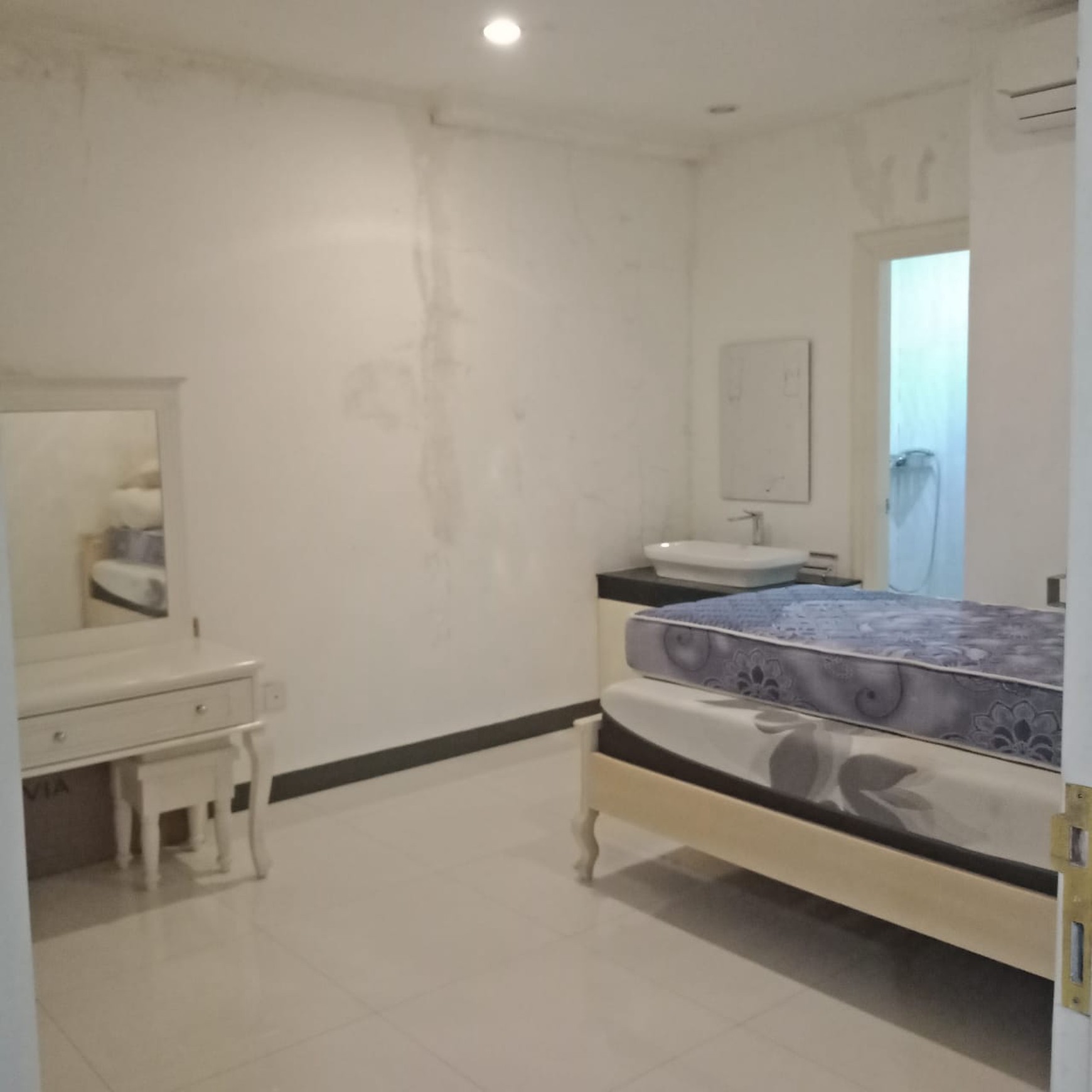 Dijual Rumah Bisa Untuk Kost-Kostan Lokasi Strategis Di Jl. H. Muhidi, Kebayoran Lama, Jakarta Selatan