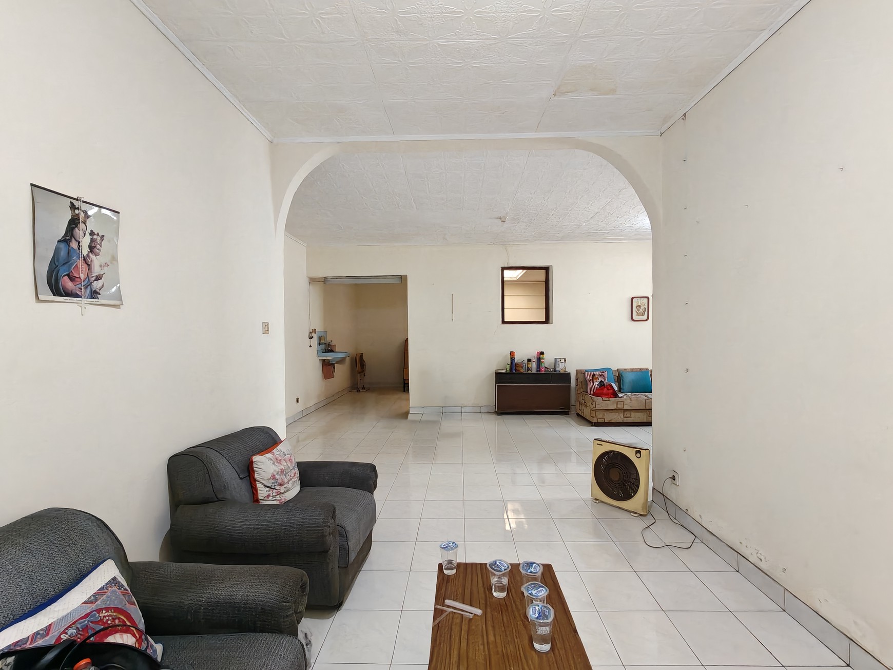 Rumah di pojok Luas tanah 270m2 area Cidodol Kebayoran lama,lokasi strategis dekat Permata Hijau,