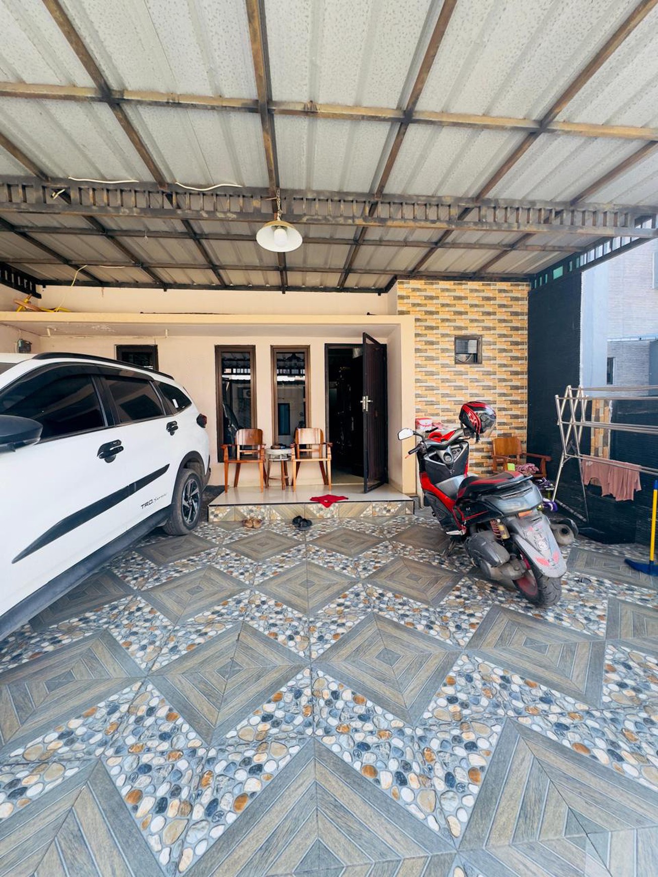 Rumah Siap Huni dengan KT 3 KM 2 SHM Surat SHM @ Depok