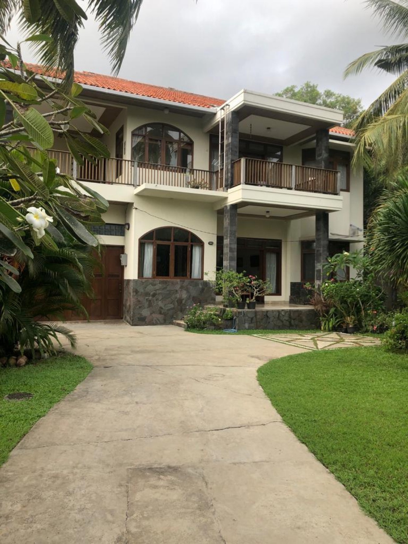 RUMAH INDAH DEPAN PANTAI PANGANDARAN