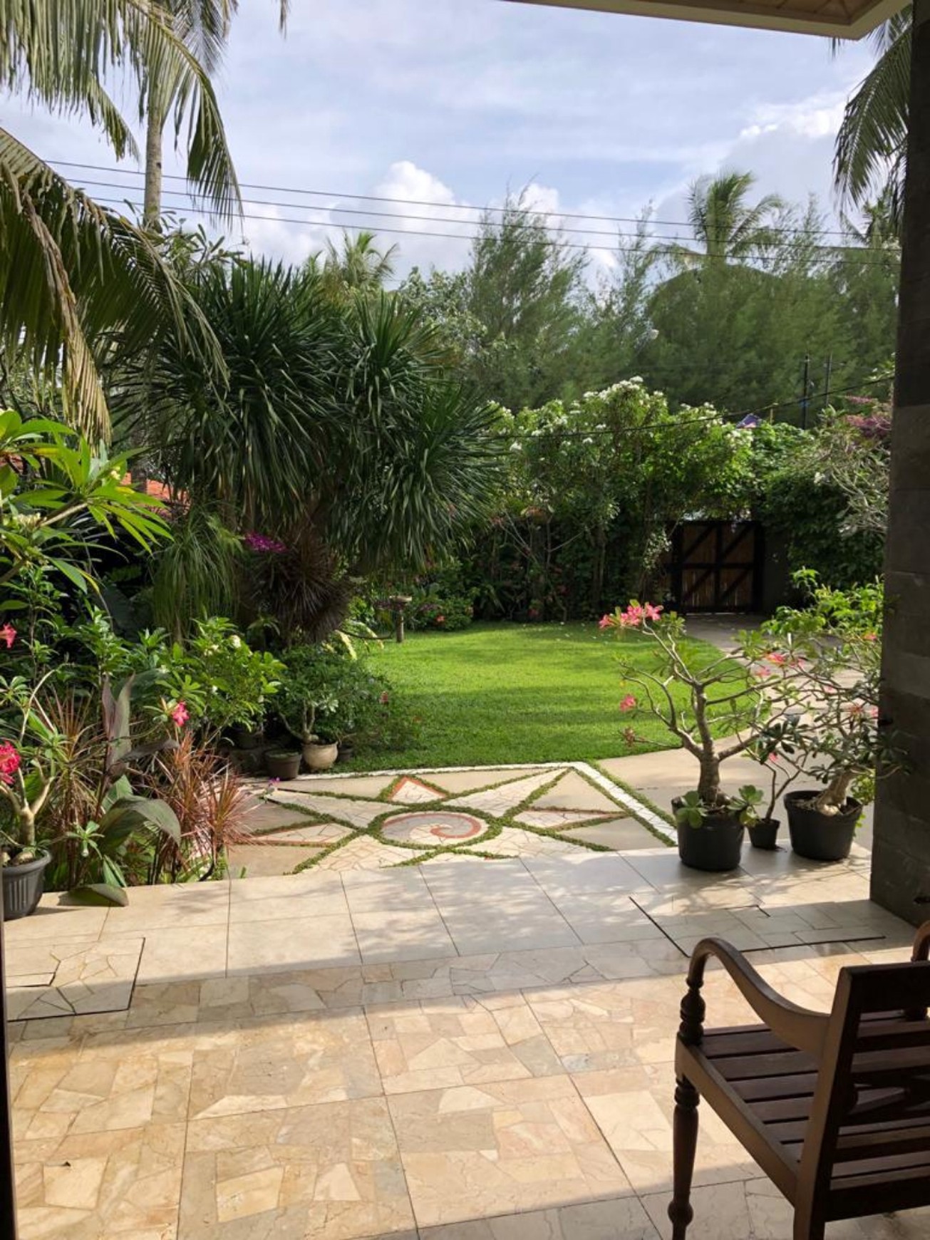 RUMAH INDAH DEPAN PANTAI PANGANDARAN