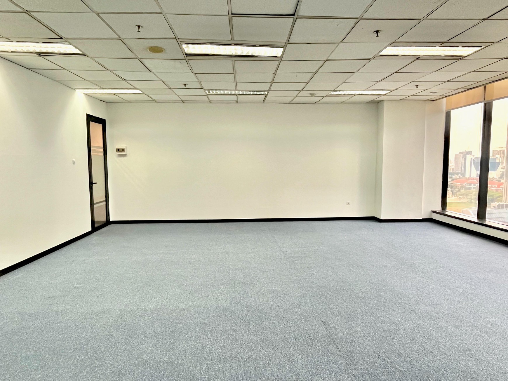 Office Plaza Mutiara Mega Kuningan, 100m2, sebelahan dengan Hotel JW marriot, Bebas Ganjil-Genap, 5 menit ke Trans Jakarta dan stasiun LRT