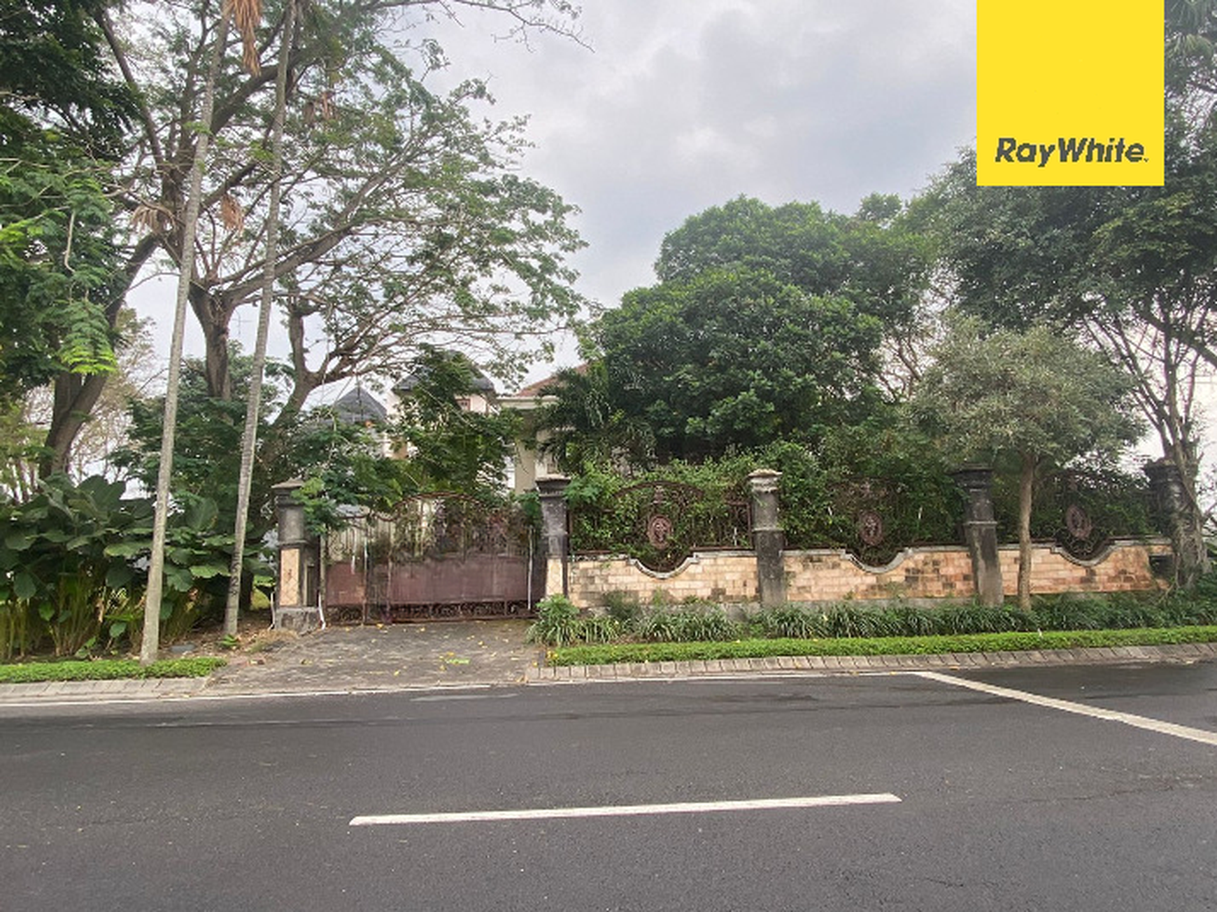 Dijual Aset Lelang Citraland Rumah Di Bukit Golf Utama Surabaya