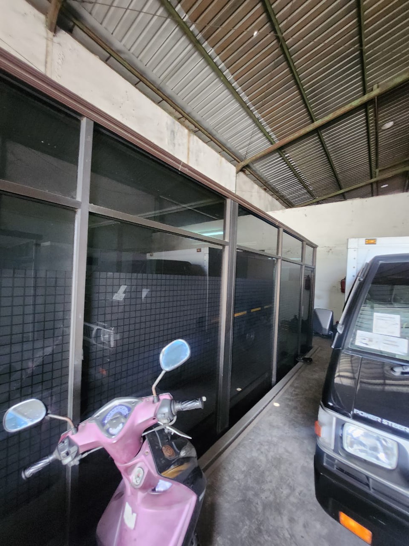 MURAH Dijual 594 m2 Gudang Margomulyo Permai - Greges - Asemrowo - Surabaya- SHM -ada Ruang Kantor - Akses Truk Kontainer