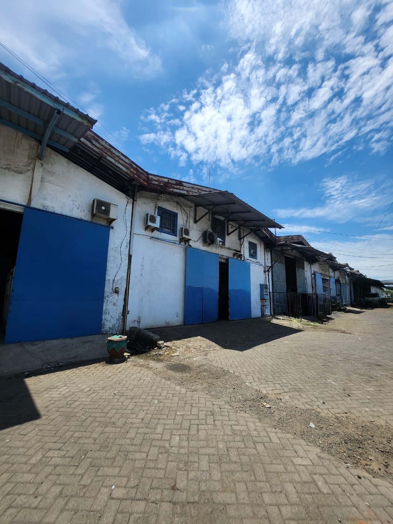 MURAH Dijual 594 m2 Gudang Margomulyo Permai - Greges - Asemrowo - Surabaya- SHM -ada Ruang Kantor - Akses Truk Kontainer