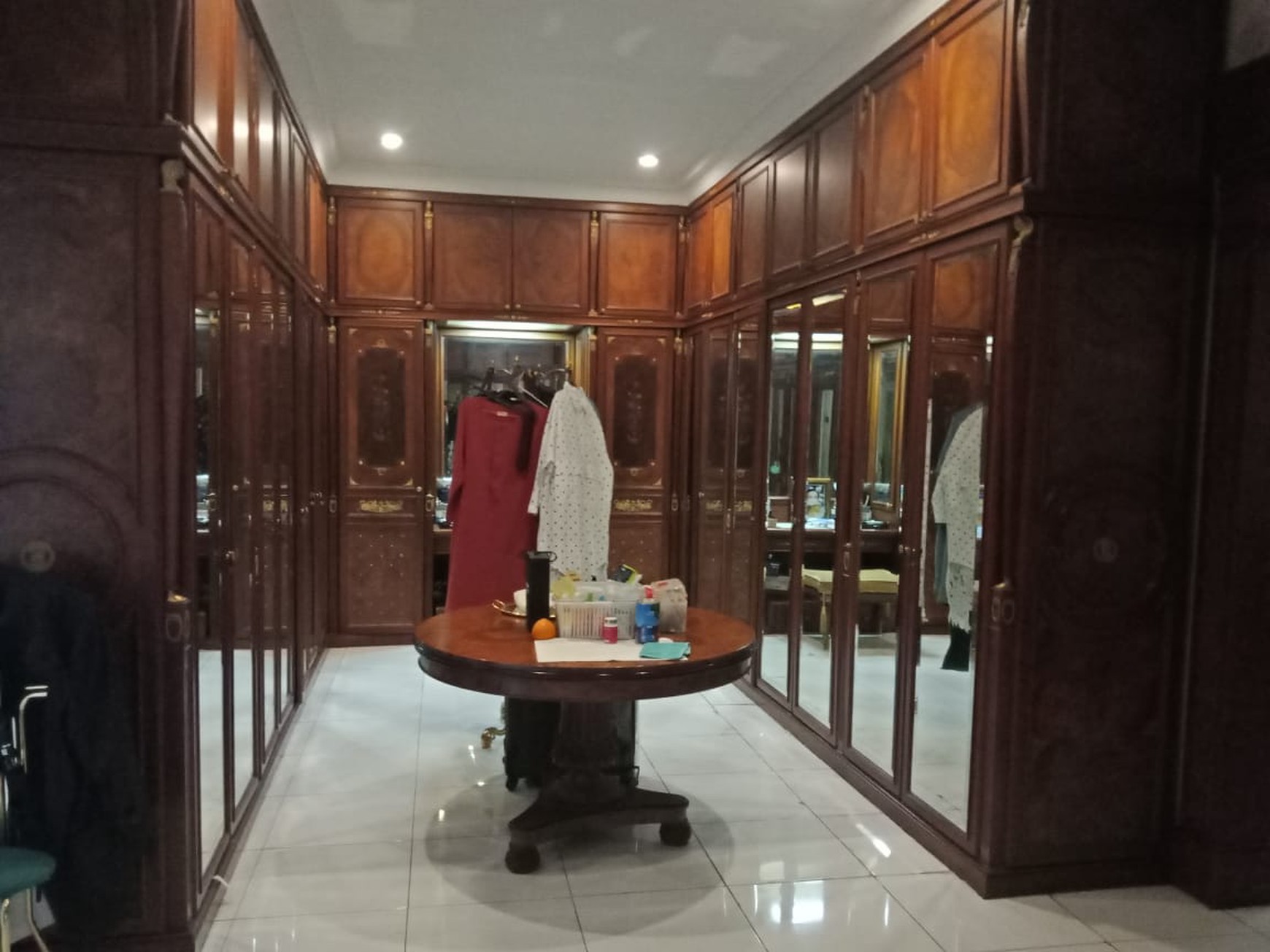 Dijual Rumah Hitung Tanah Lokasi Strategis Di Jl. Bango, Cilandak, Jakarta Selatan