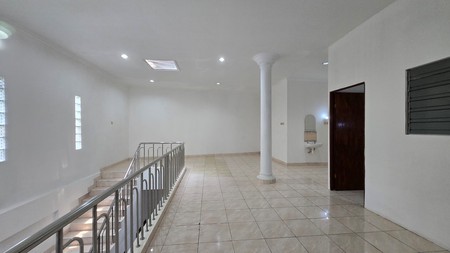 Dijual rumah Taman Sari, siap huni,  plafon tinggi, Jakarta Barat