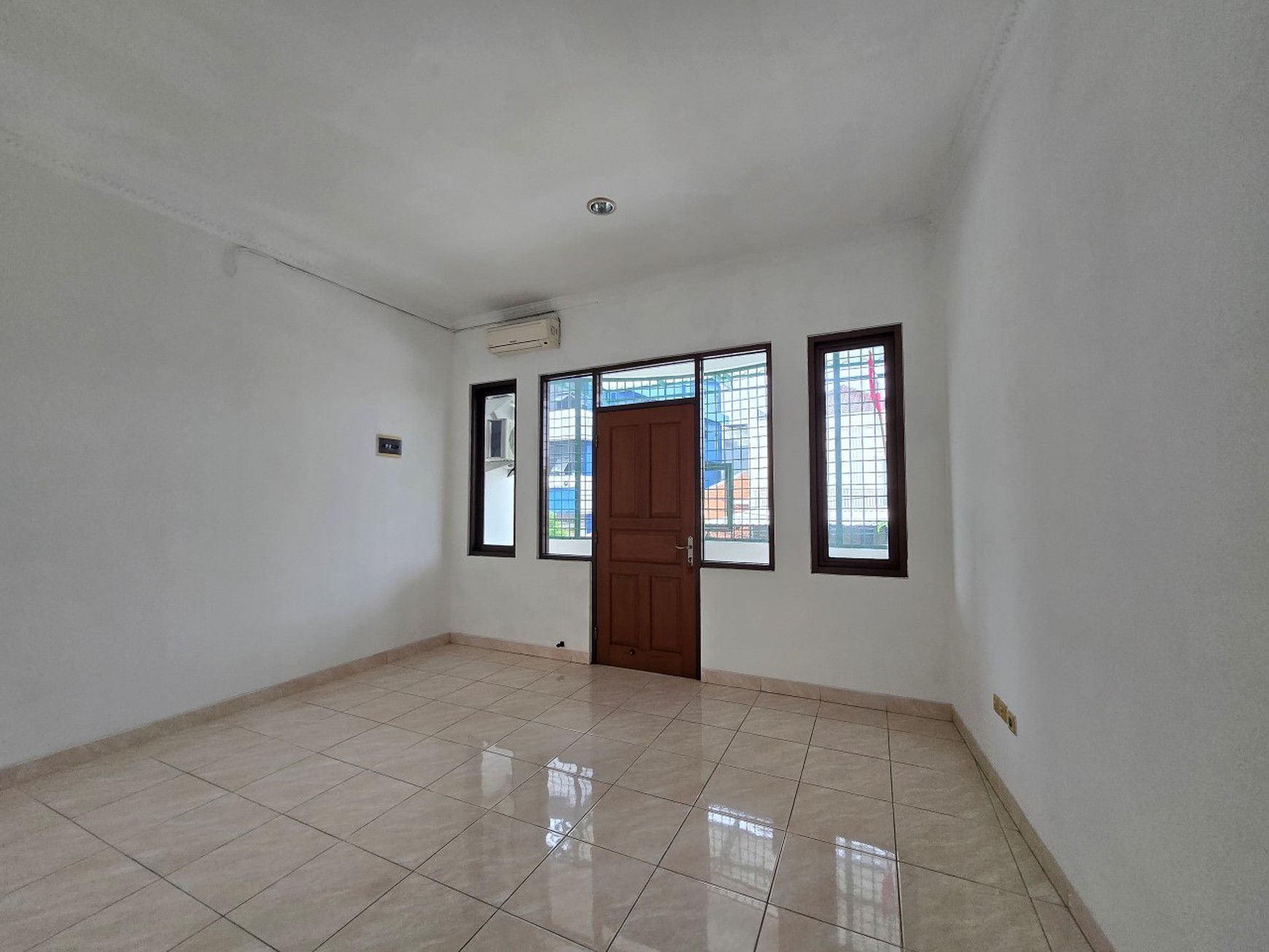 Dijual Taman Sari, Jalan Raya, Cocok Gudang, Kost2an, Jakarta Barat