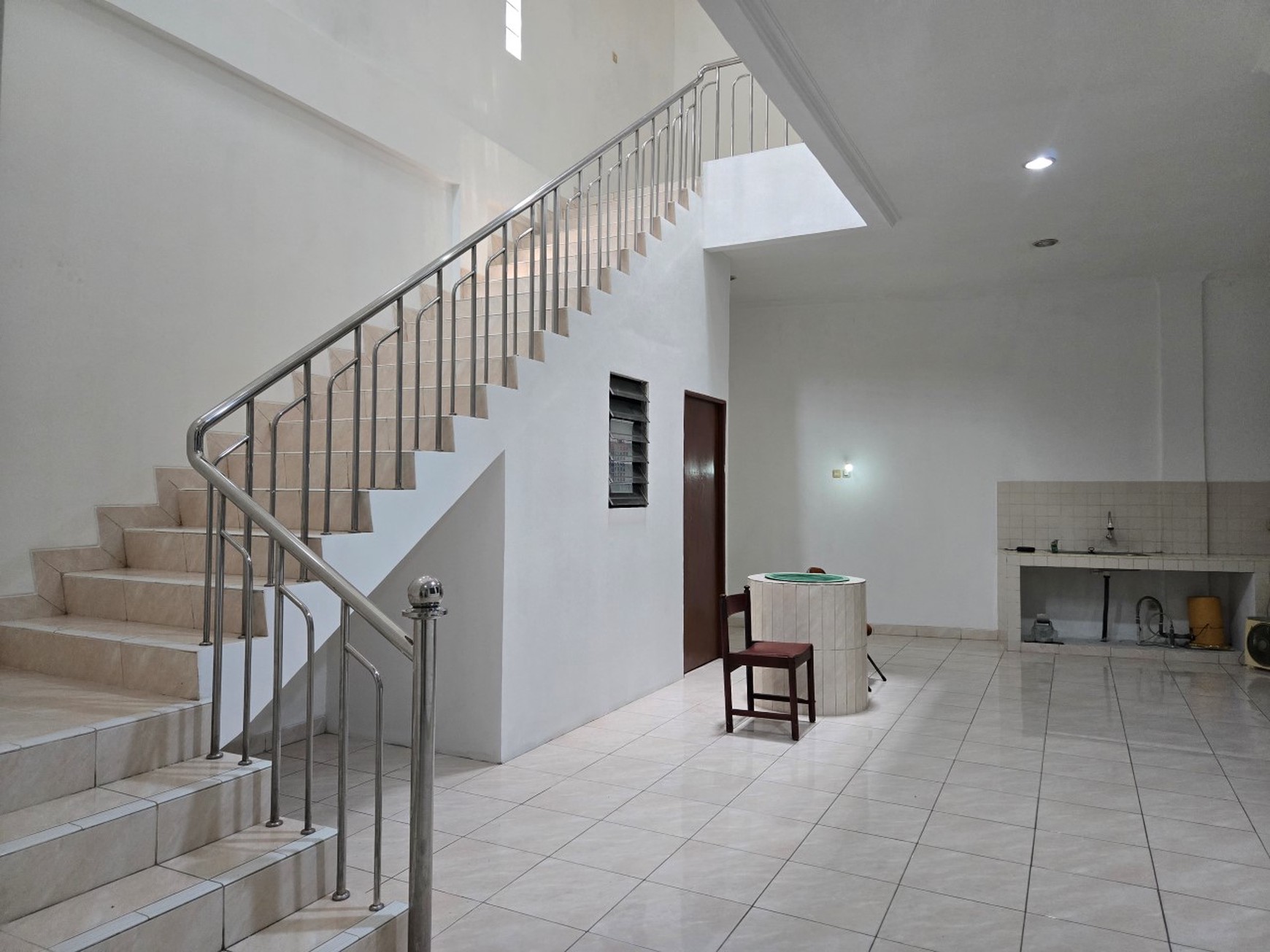 Dijual Taman Sari, Jalan Raya, Cocok Gudang, Kost2an, Jakarta Barat