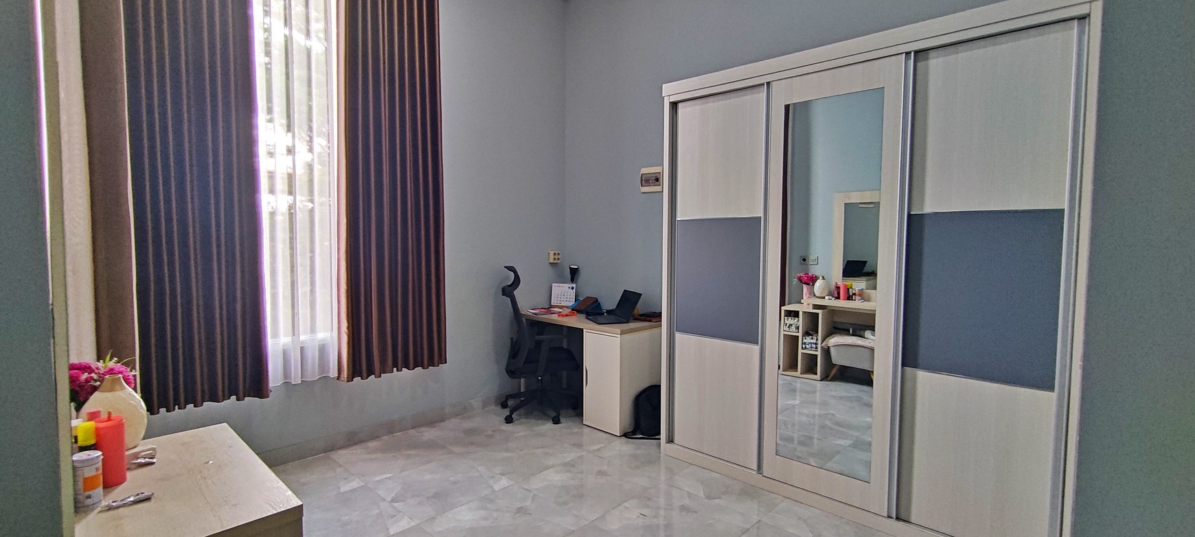 Gading Residence Kelapa Gading 108 m2 hadap timur siap huni