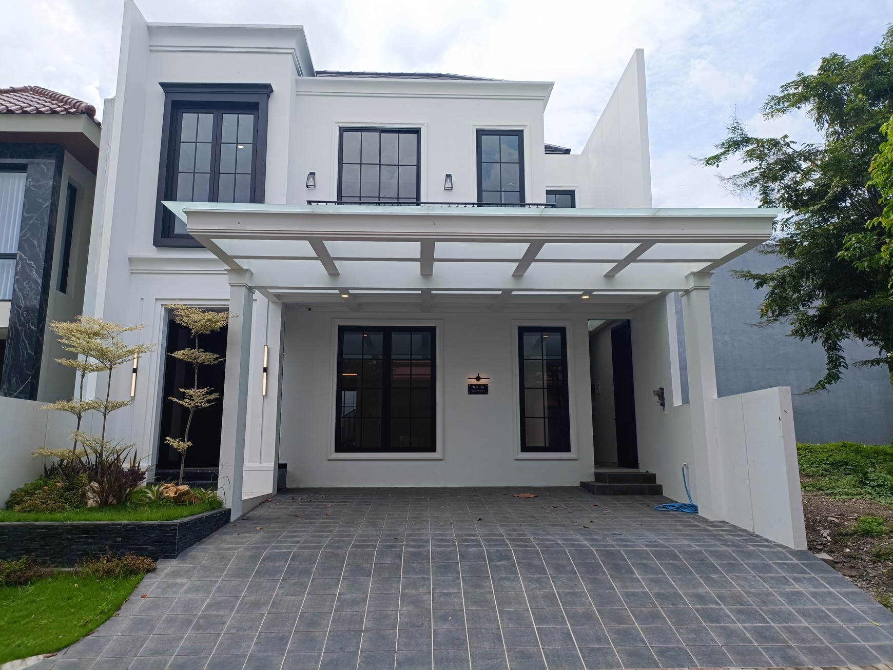 Dijual Rumah Baru Citraland Royal Park Surabaya Brand New House American Style 