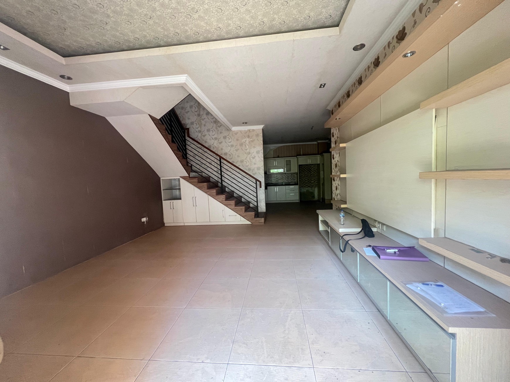 Dijual Rumah 3 Lantai Di Dharmahusada Mas, Harga Nego !