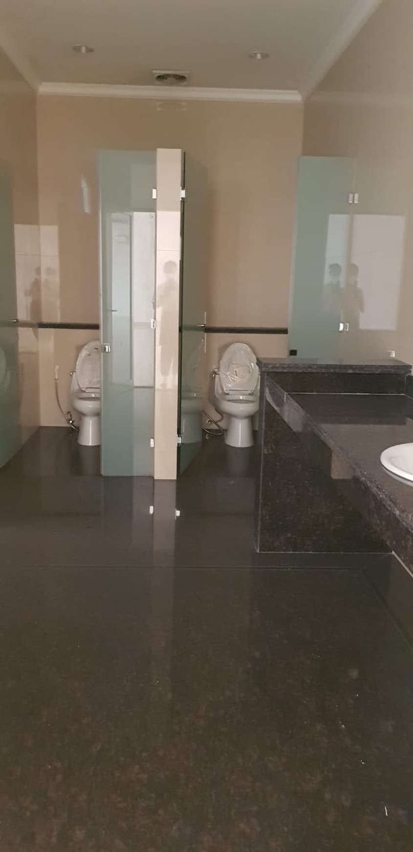 Dijual Bangunan Komersial di Jemursari, Surabaya