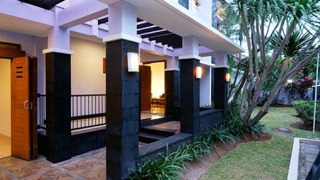 Rumah Bagus, 2 Lantai, Bebas bajir, Lokasi strategis di Lebak Bulus