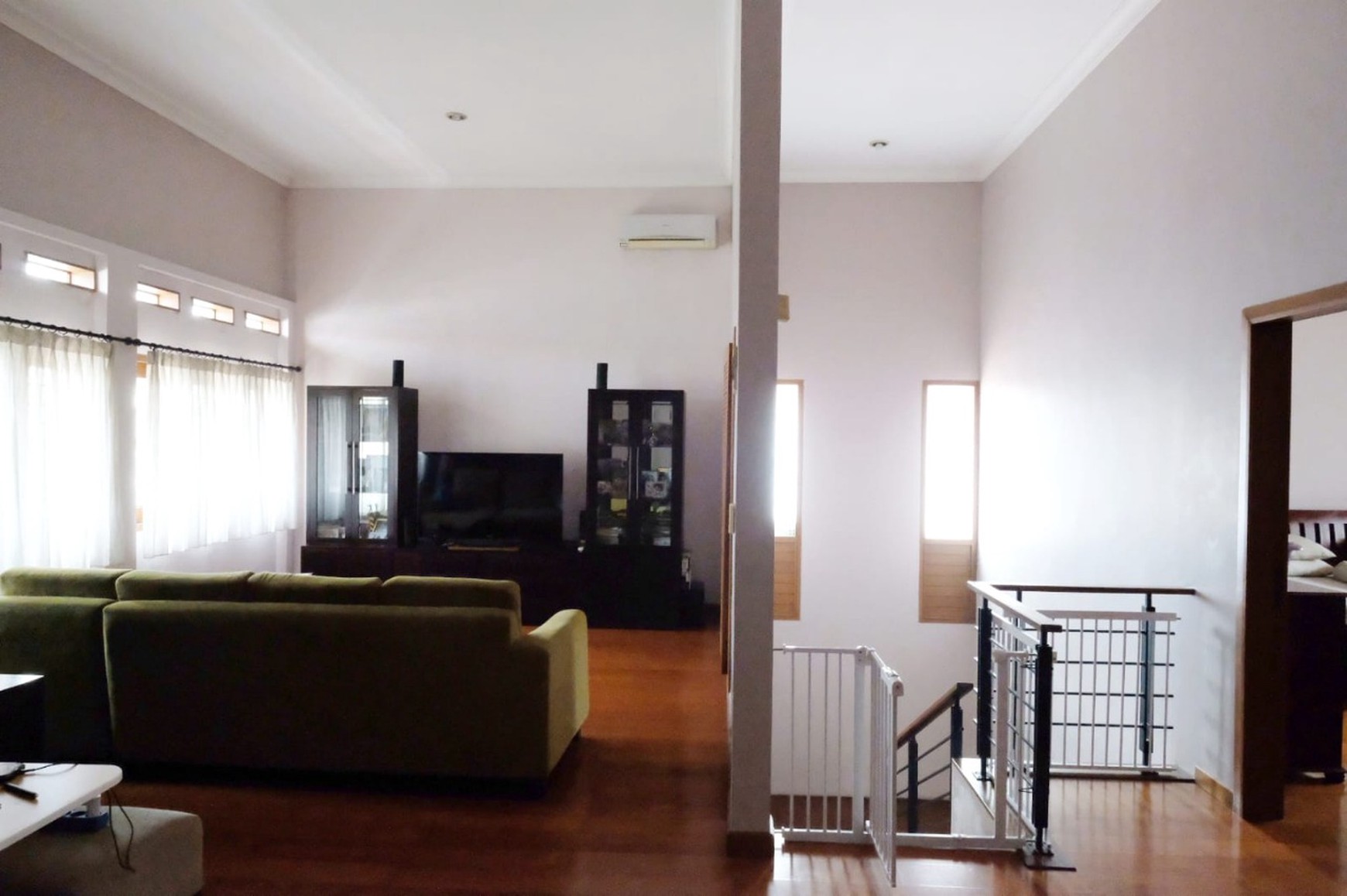 Rumah Bagus, 2 Lantai, Bebas bajir, Lokasi strategis di Lebak Bulus