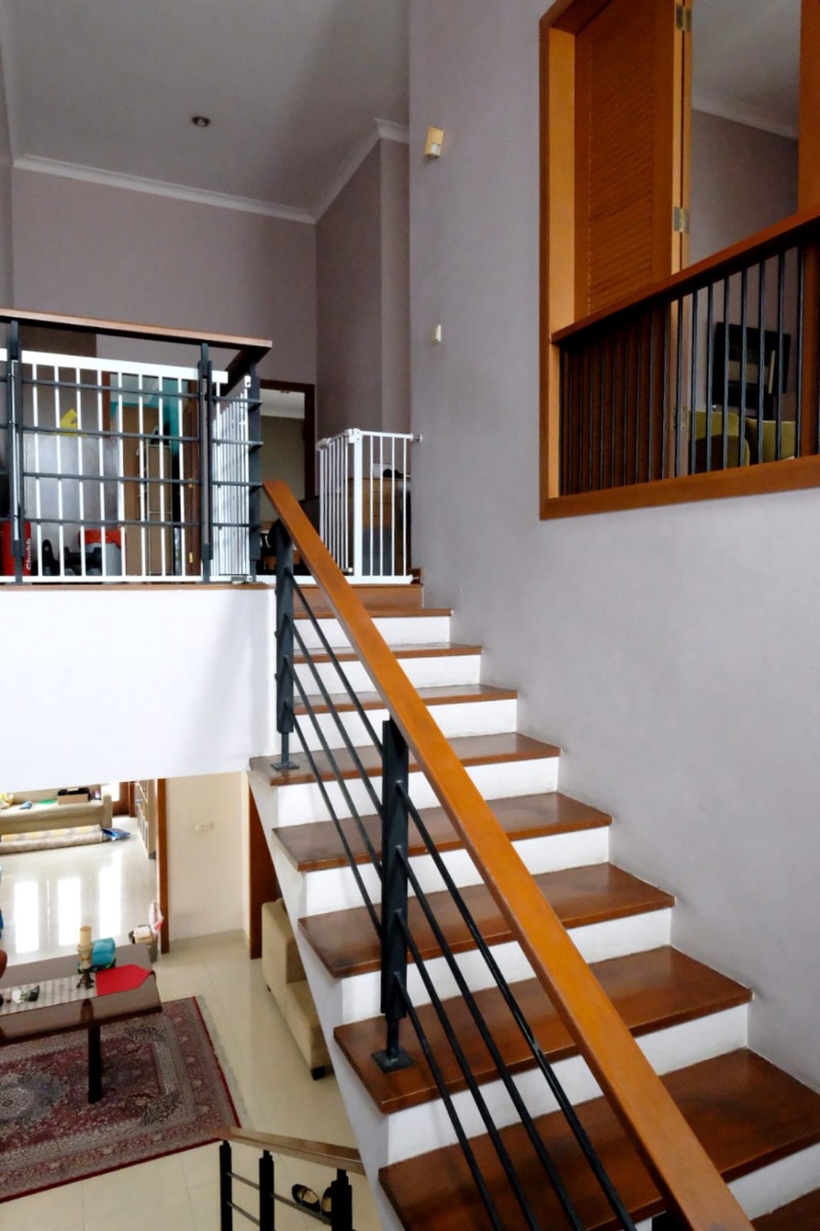 Rumah Bagus, 2 Lantai, Bebas bajir, Lokasi strategis di Lebak Bulus