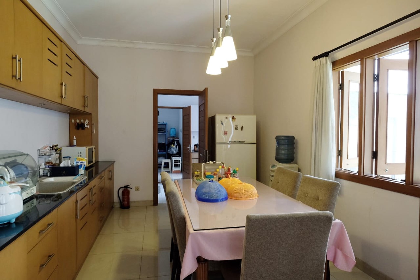 Rumah Bagus, 2 Lantai, Bebas bajir, Lokasi strategis di Lebak Bulus