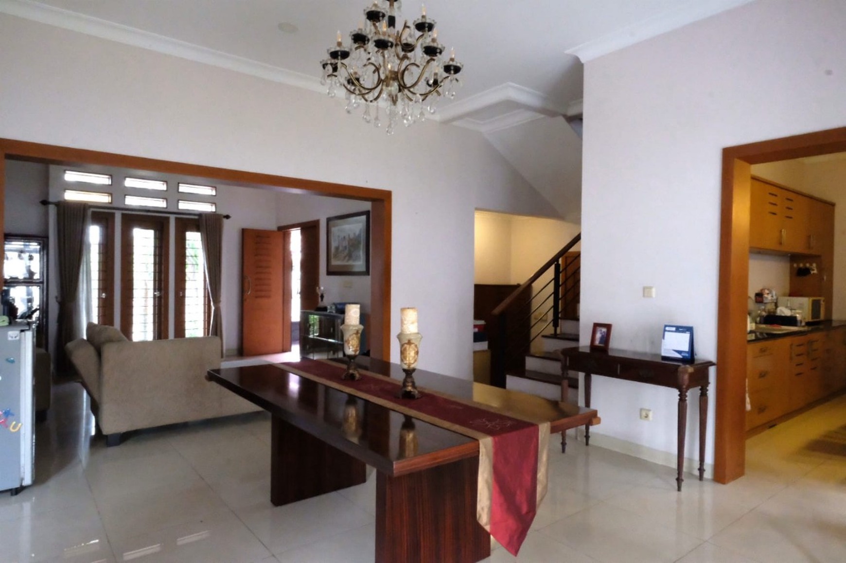 Rumah Bagus, 2 Lantai, Bebas bajir, Lokasi strategis di Lebak Bulus