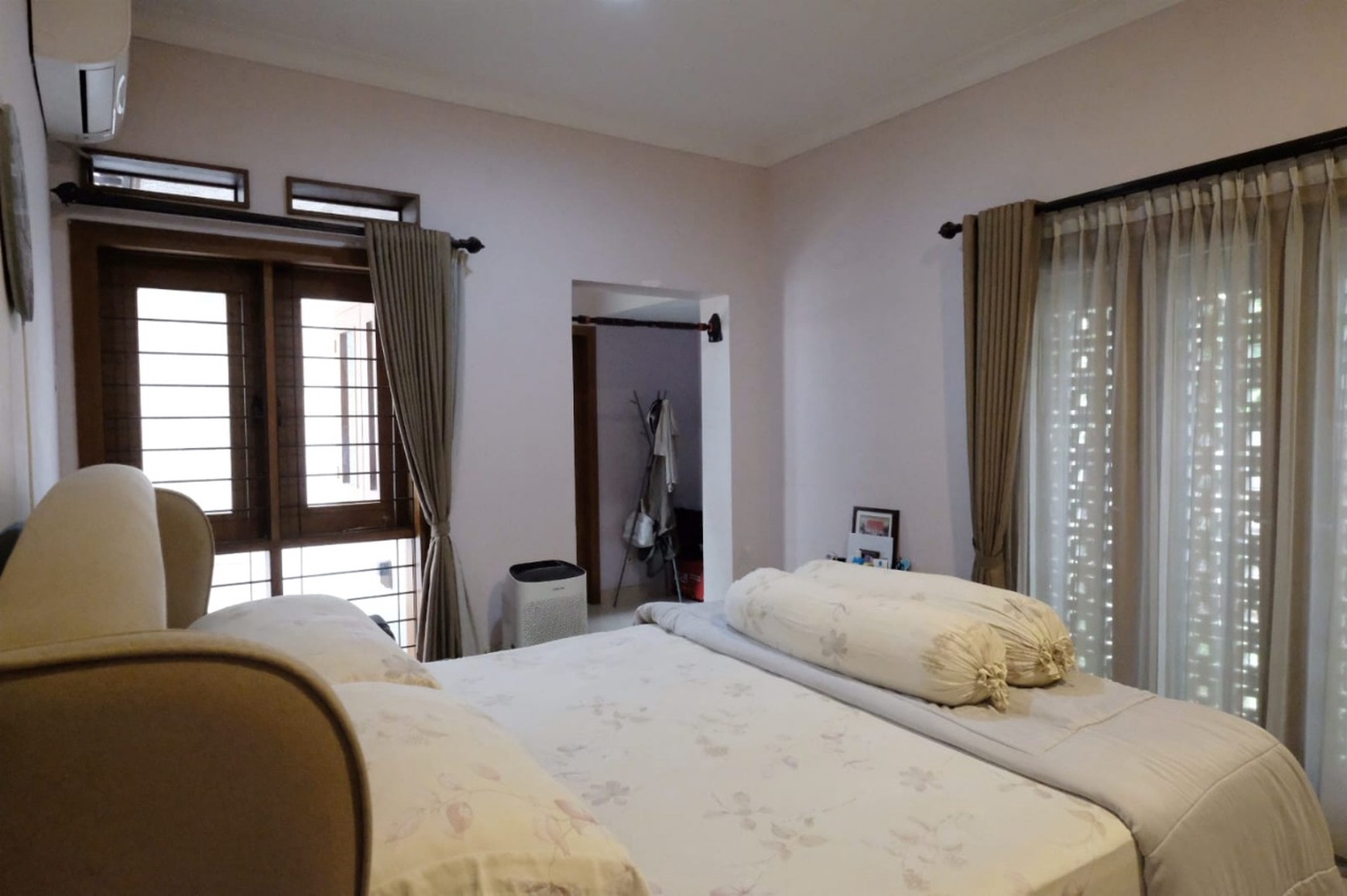 Rumah Bagus, 2 Lantai, Bebas bajir, Lokasi strategis di Lebak Bulus