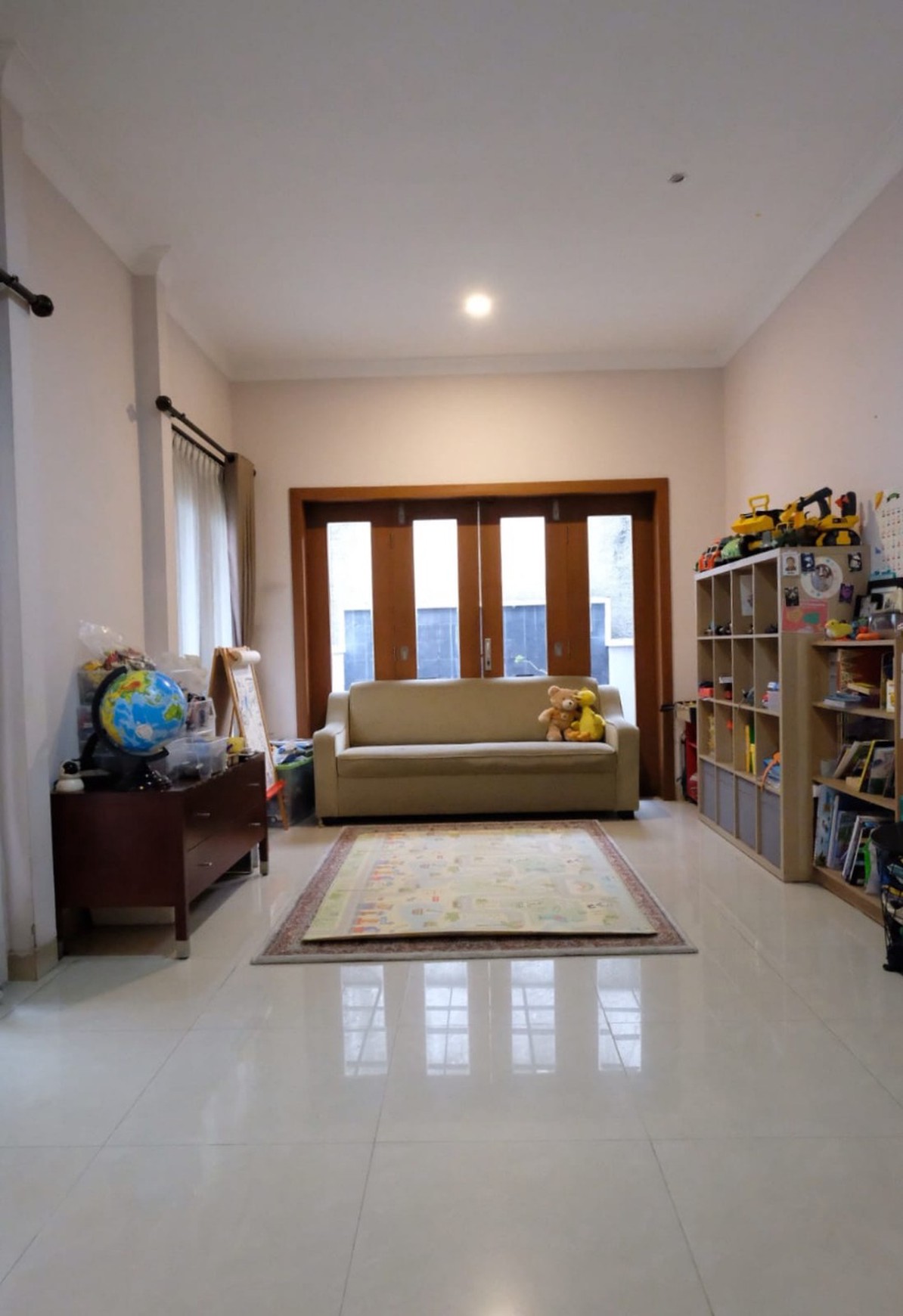 Rumah Bagus, 2 Lantai, Bebas bajir, Lokasi strategis di Lebak Bulus