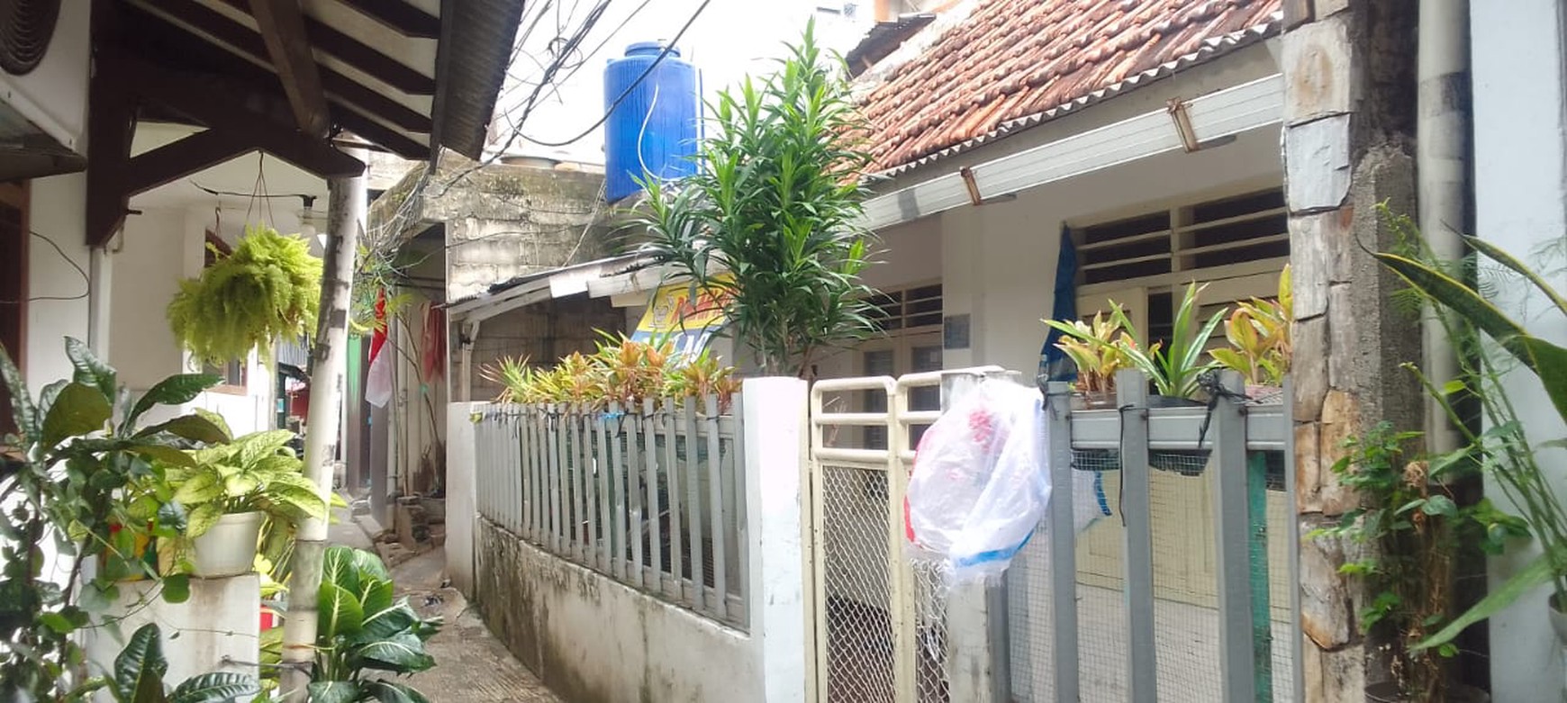 Rumah Kos2an 2 Lantai Selalu Penuh, Di Mampang Prapatan, Selangkah Ke Jl. Kapten Tandean