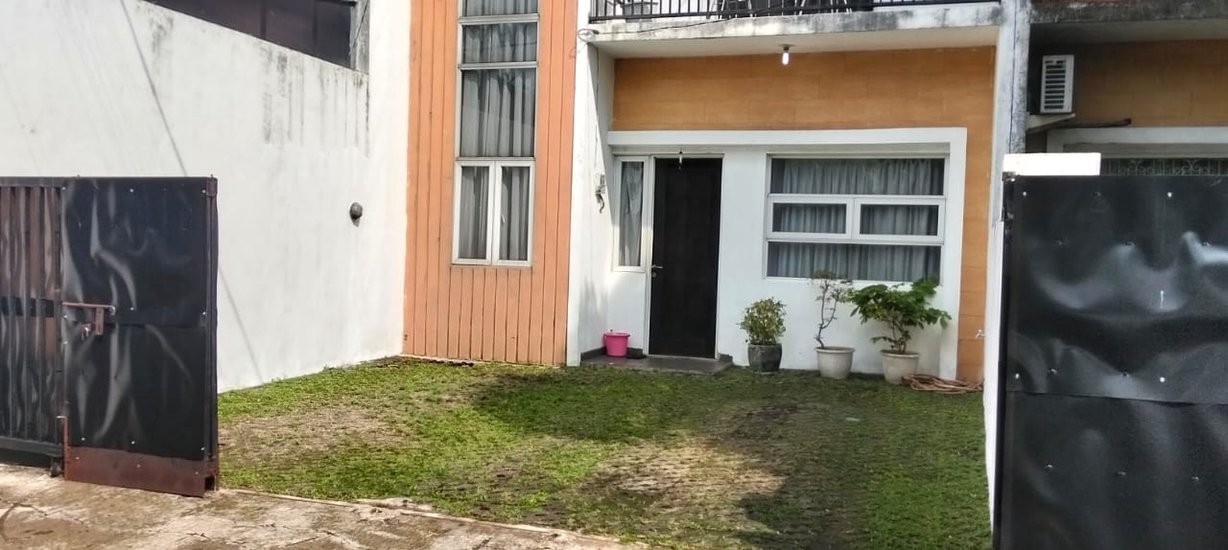 Rumah 2 Lantai, Bebas Banjir, Lokasi Strategis dekat ST. Pondok Ranji
