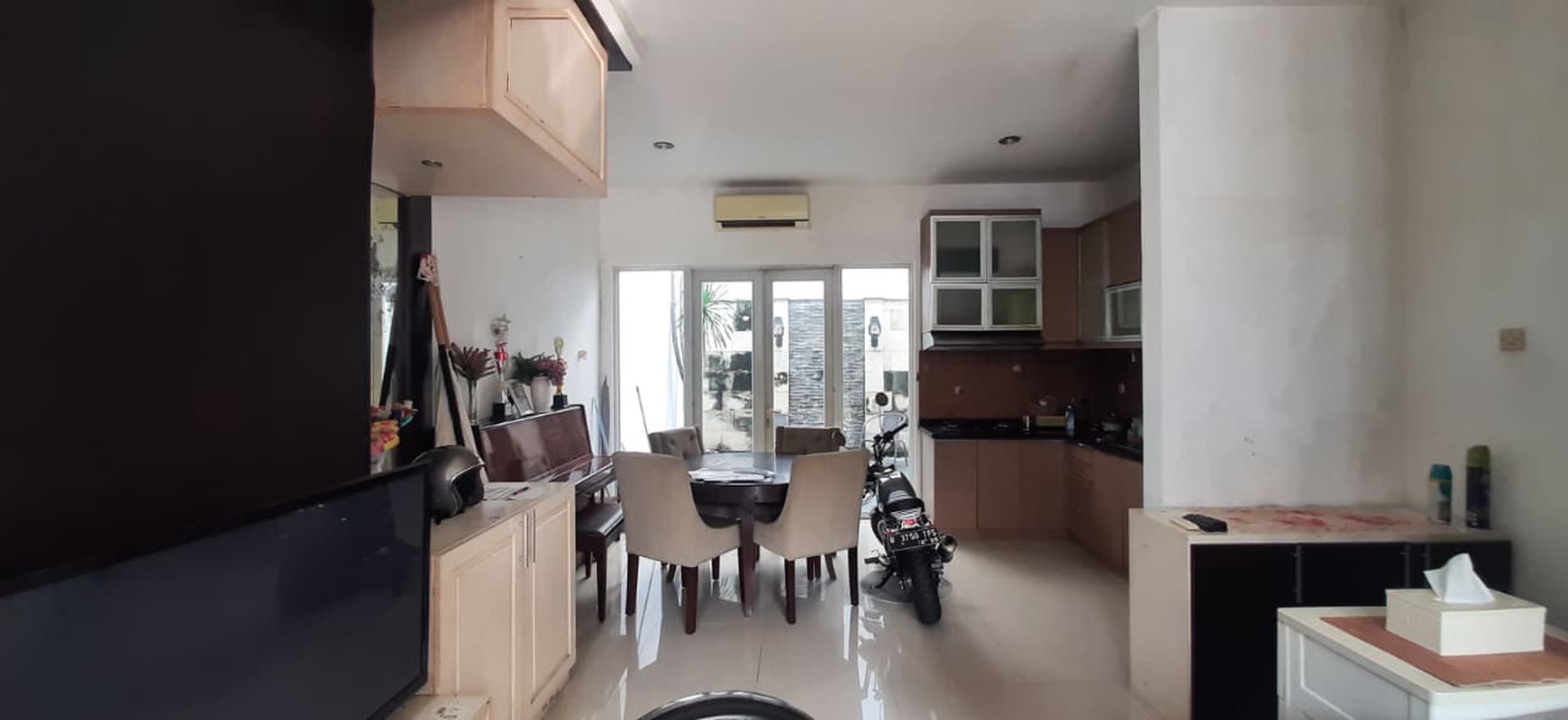 Rumah 2 Lantai, Bebas Banjir, Lokasi Strategis dekat ST. Pondok Ranji