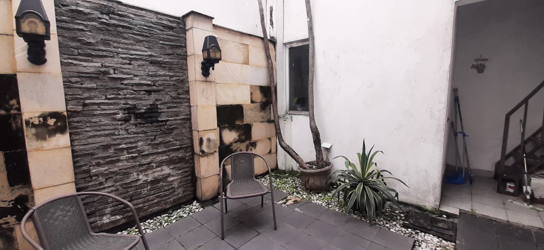 Rumah 2 Lantai, Bebas Banjir, Lokasi Strategis dekat ST. Pondok Ranji