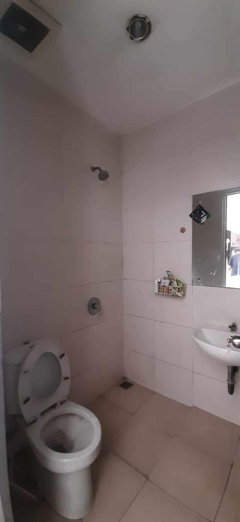 Rumah 2 Lantai, Bebas Banjir, Lokasi Strategis dekat ST. Pondok Ranji