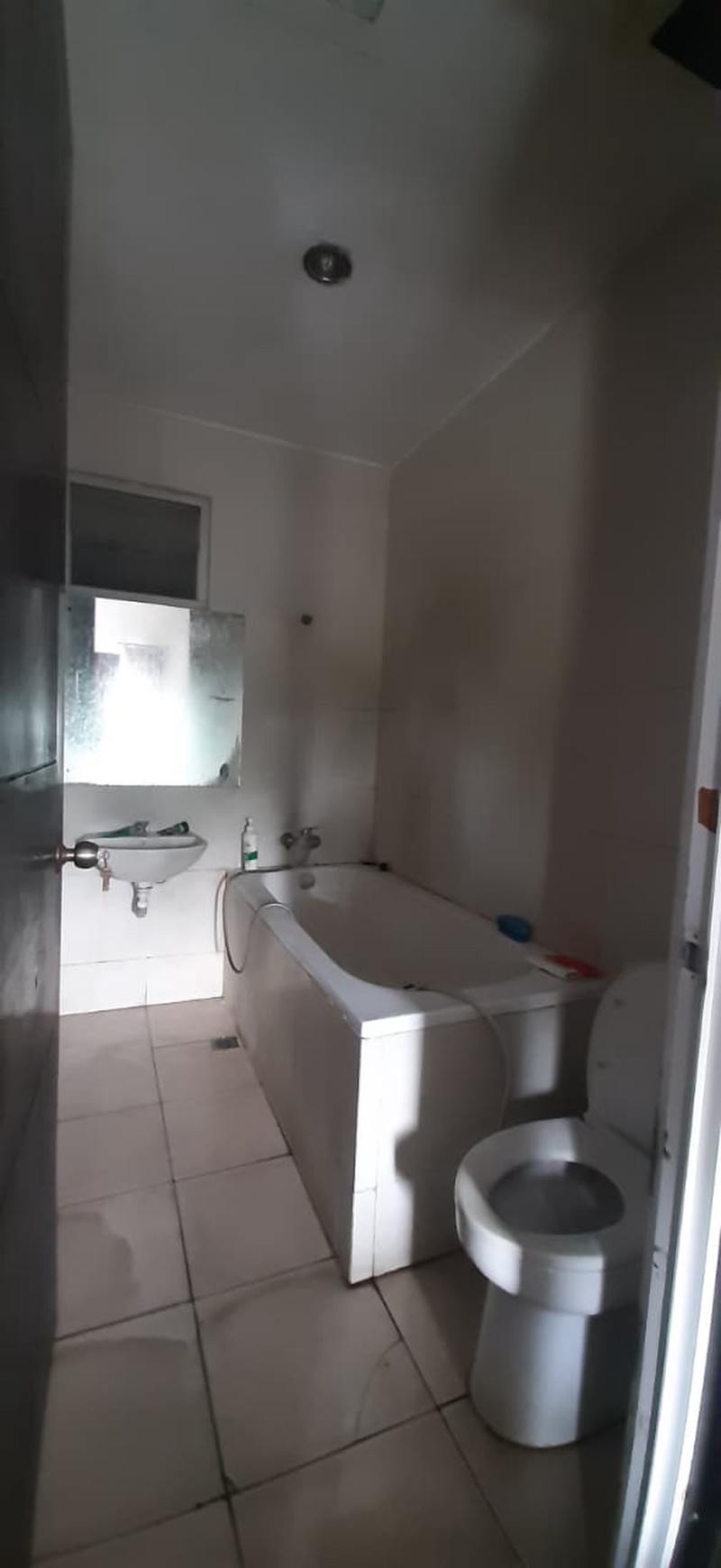 Rumah 2 Lantai, Bebas Banjir, Lokasi Strategis dekat ST. Pondok Ranji