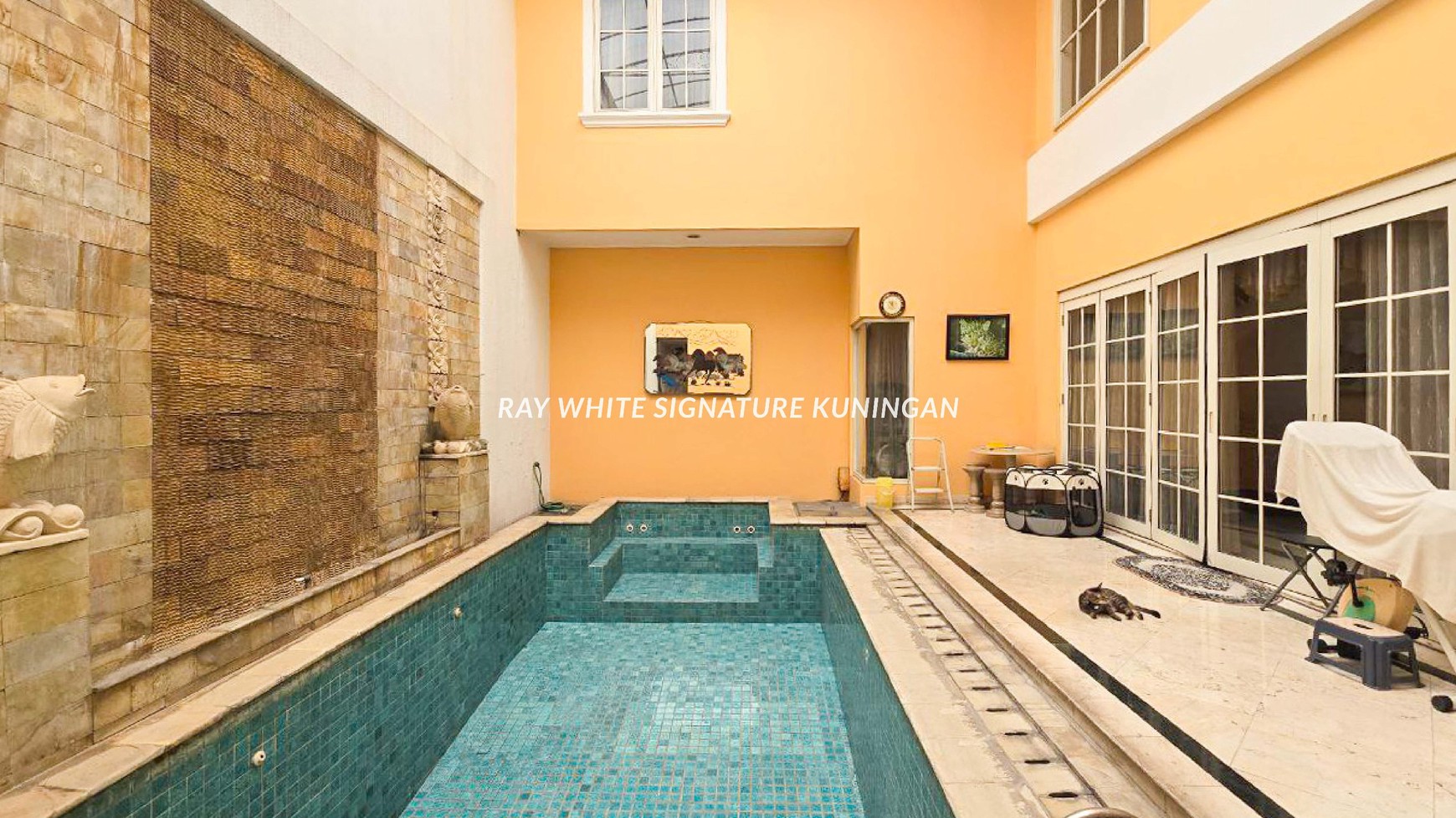 Rumah Mewah Posisi Hook Lokasi Prime Kawasan Elite di Jl Denpasar II Kuningan