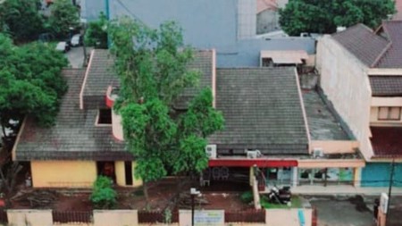 Dijual Rumah Besar dengan Halaman Luas di Jaka Permai, Bekasi Barat
