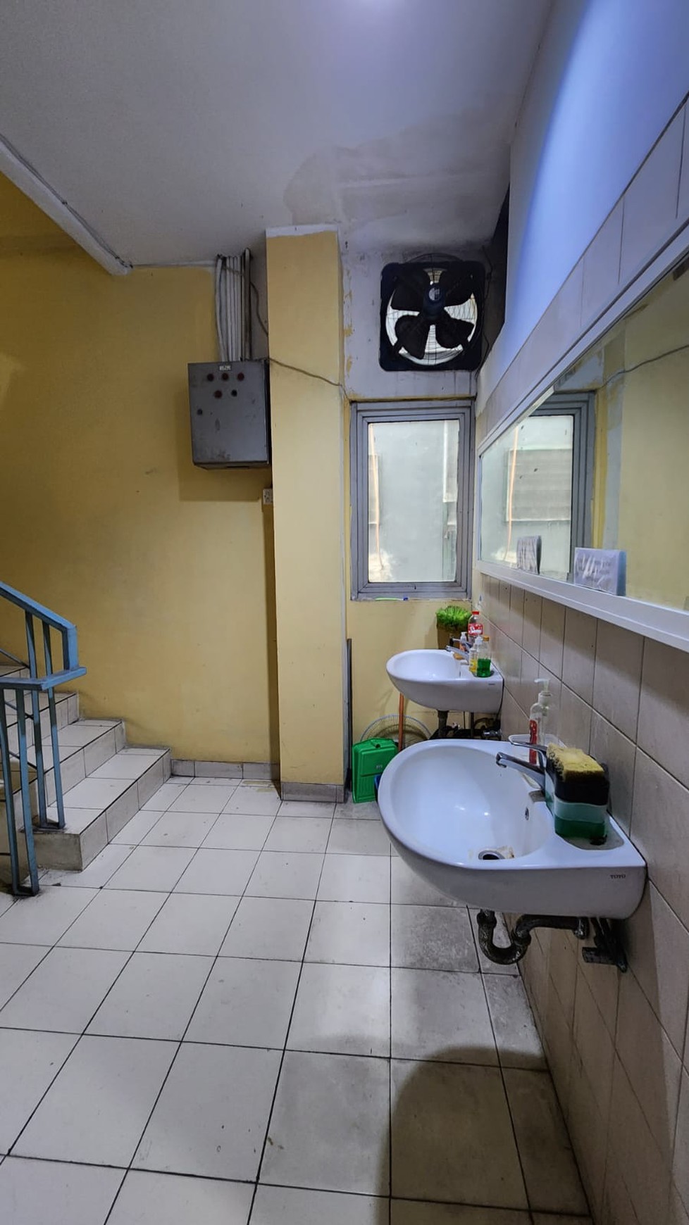 Dijual Ruko beserta Usaha Kost Aktif di Jl. Petojo Barat, Gambir, Jakarta Pusat
