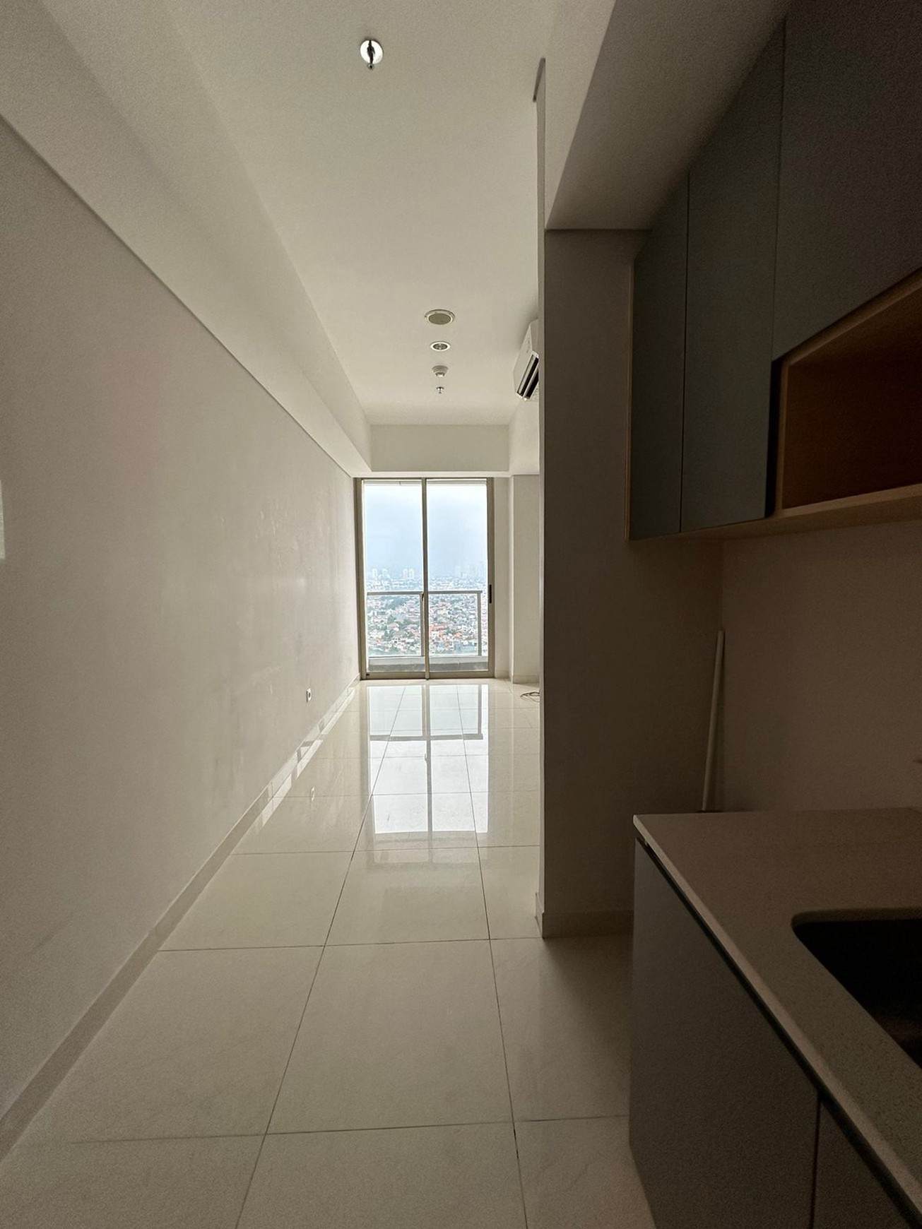 Dijual Taman Anggrek Residence 2BR, Tower Calypso , Semi Furnished
