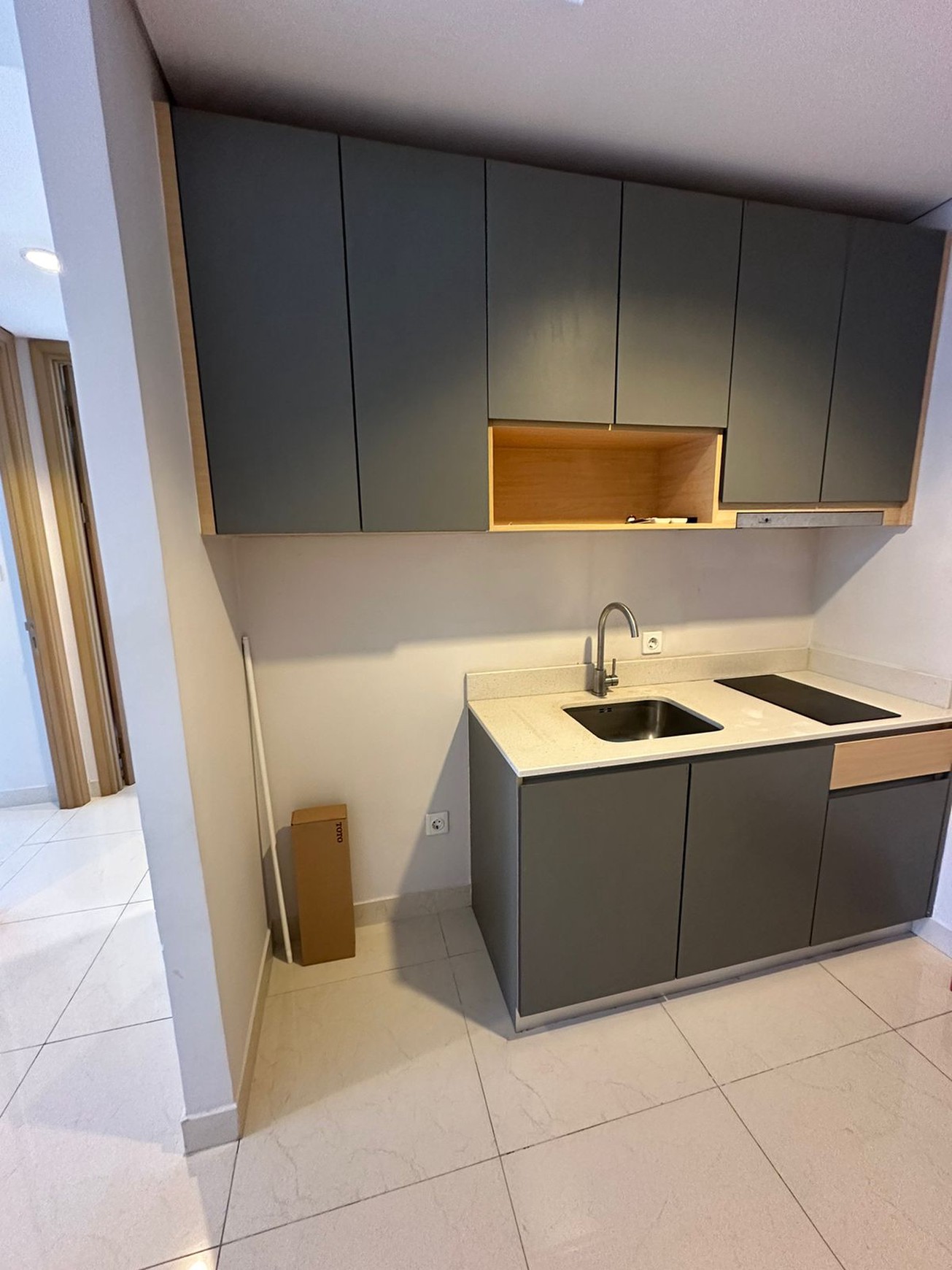 Dijual Taman Anggrek Residence 2BR, Tower Calypso , Semi Furnished