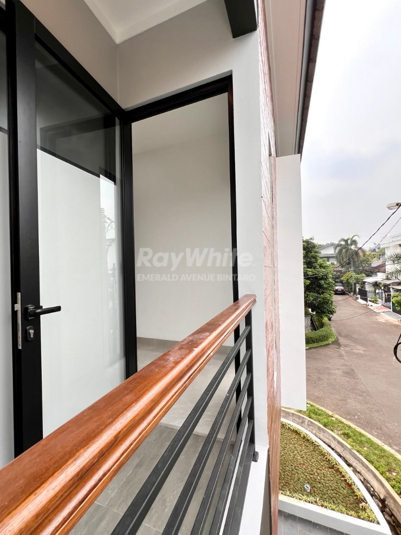 Rumah Hoek 2 Lantai Baru Siap Huni Kucica Bintaro Sektor 9 Dalam Cluster