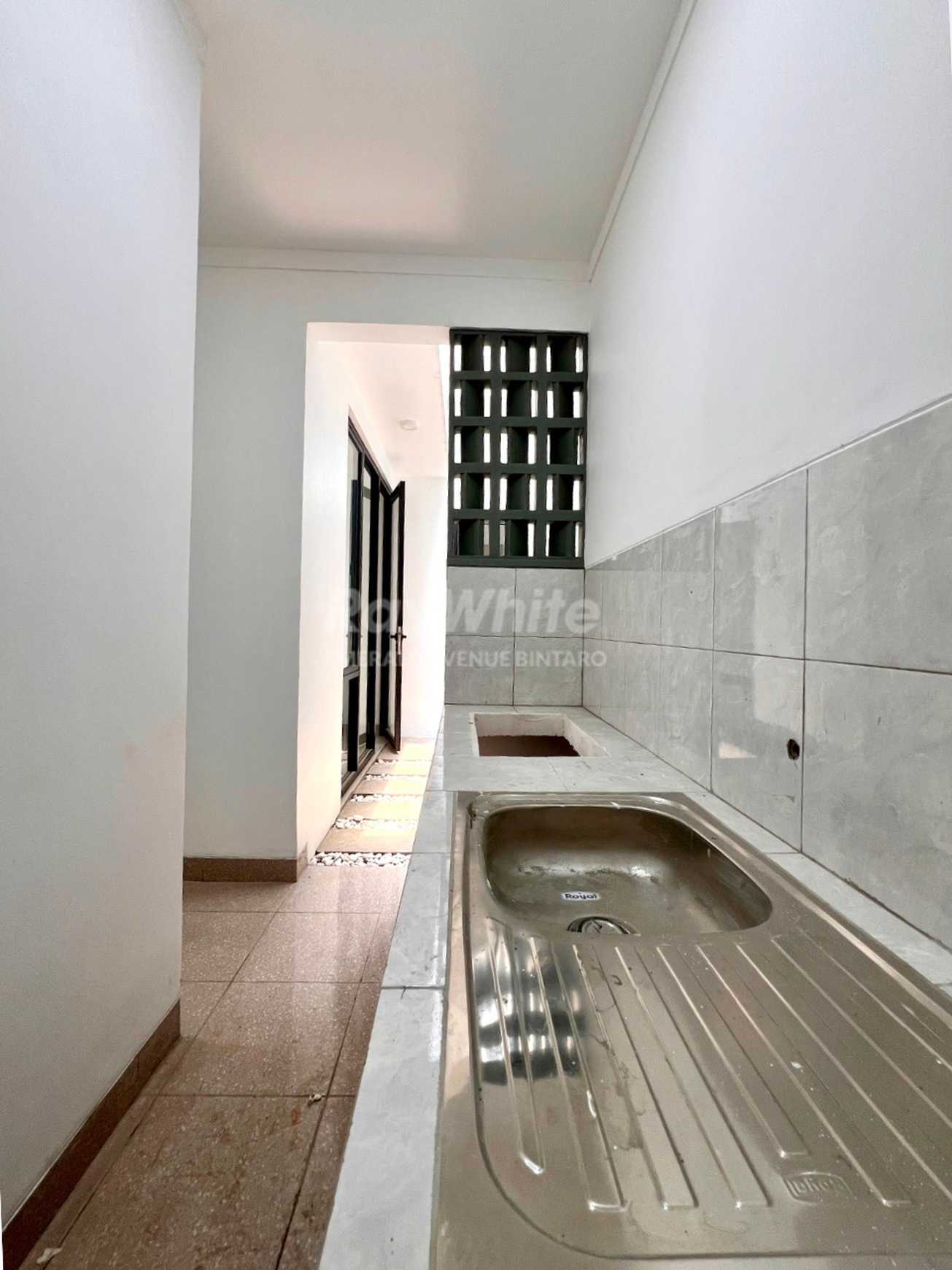 Rumah Hoek 2 Lantai Baru Siap Huni Kucica Bintaro Sektor 9 Dalam Cluster