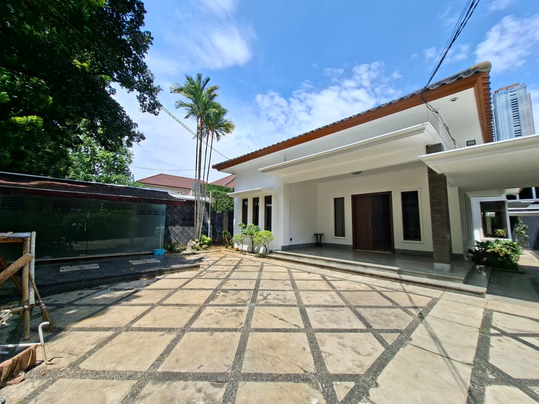 Rumah Menteng di Sewakan Jalan Doktor Kusuma Atmaja Lokasi Premium dan Elit