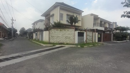 Rumah 2 lantai Puri Kartika Sari,kel Purwodadi, kec. Blimbing, Kota Malang,
