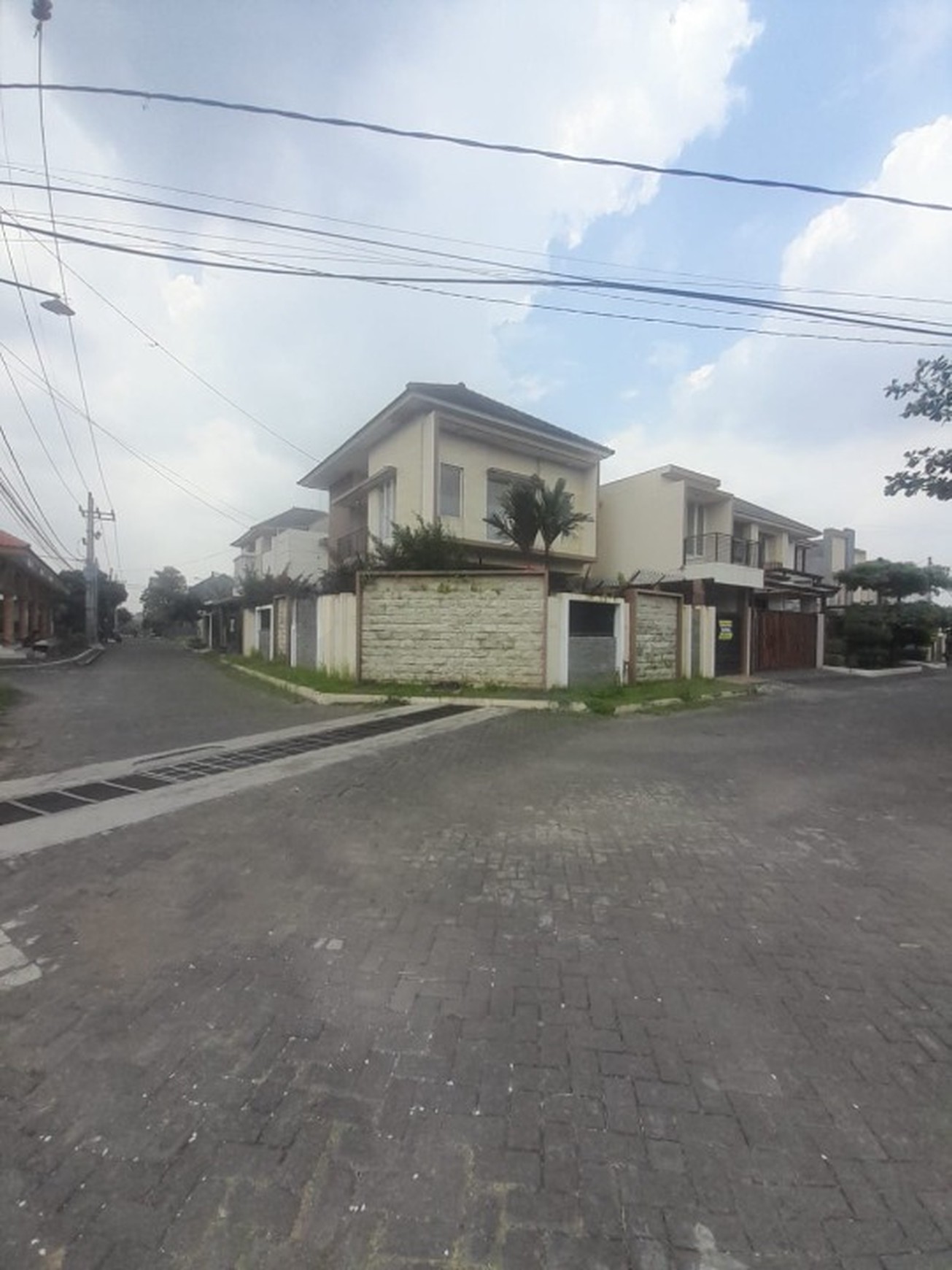 Rumah 2 lantai Puri Kartika Sari,kel Purwodadi, kec. Blimbing, Kota Malang,