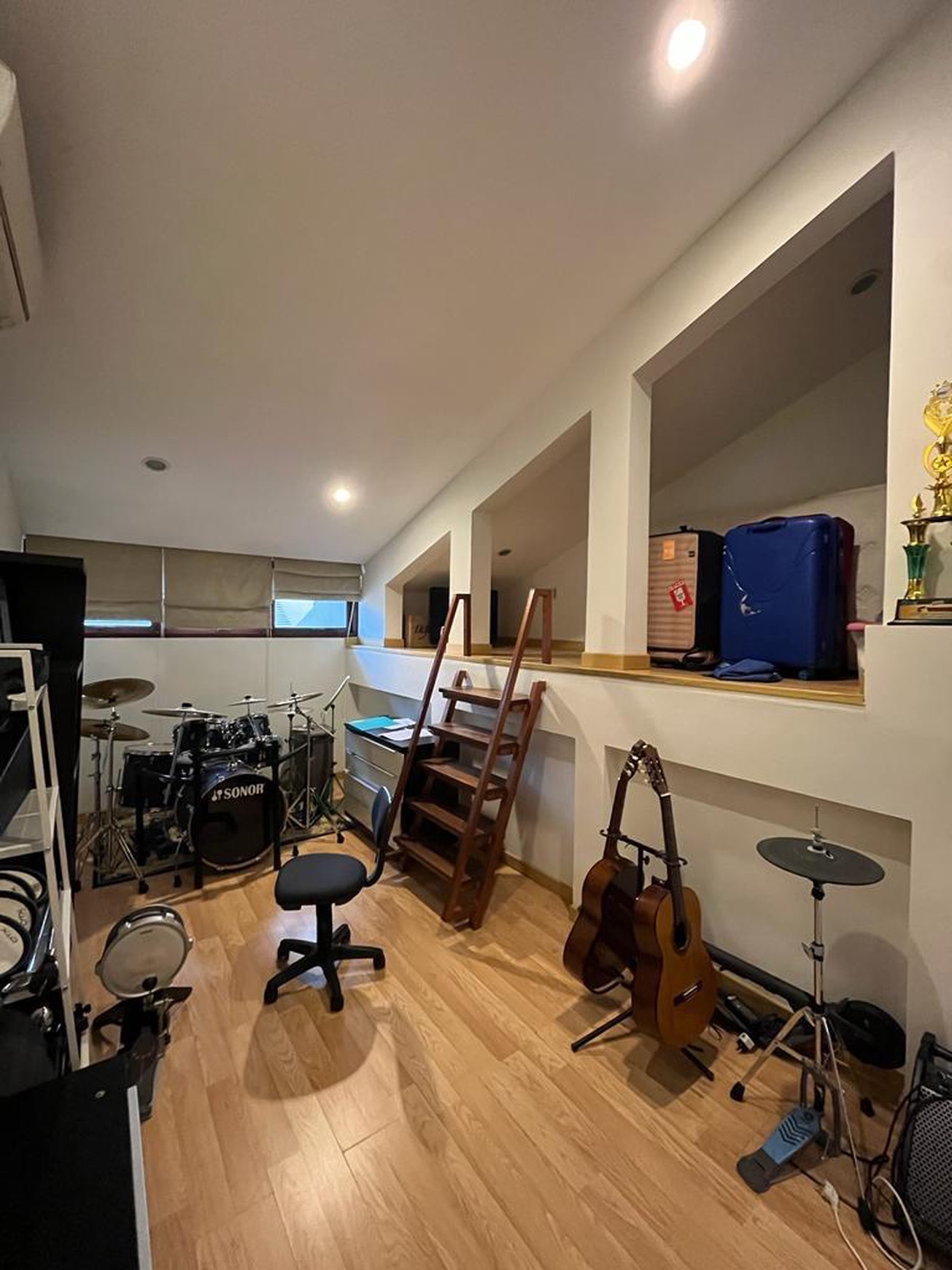 Rumah Siap Huni Fully Furnished di Komplek Eksklusif Cipete - Jakarta Selatan