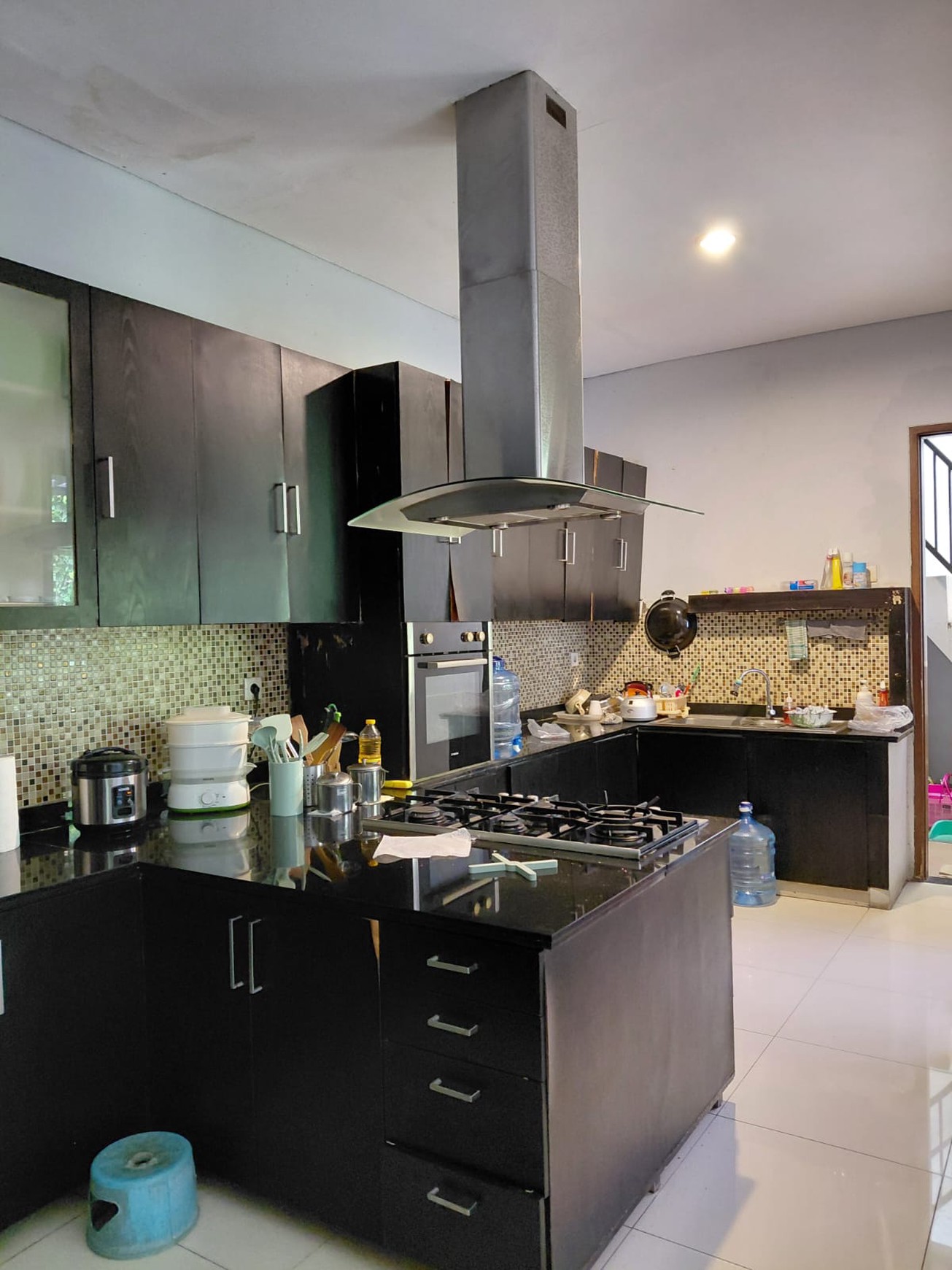 Rumah Minimalis di Cinere 2 Lantai Taman Depan Belakang Siap Huni