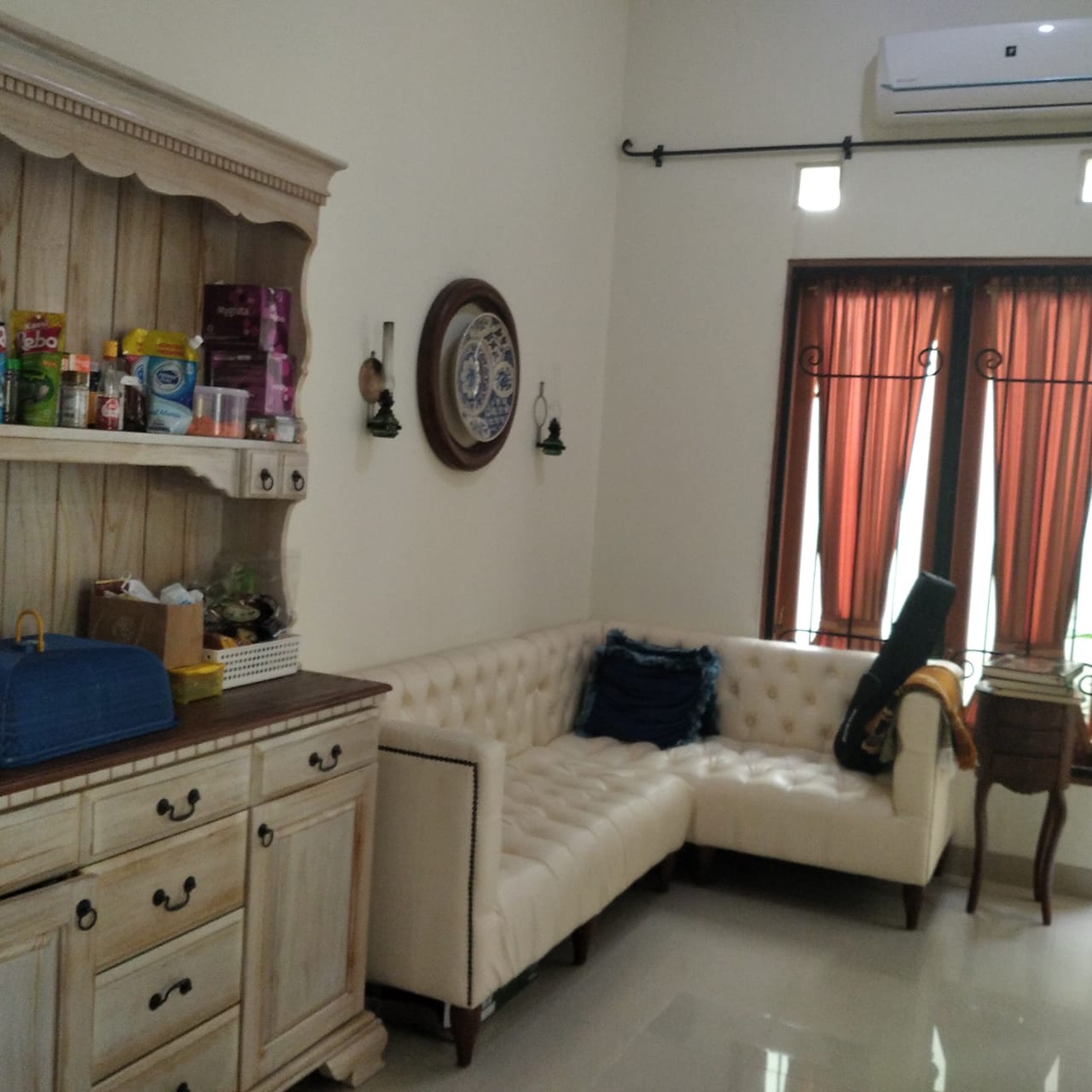 Rumah Mewah Dengan Desain Minimalis Di Perumahan Niten Asri Dekat Budi Mulia.