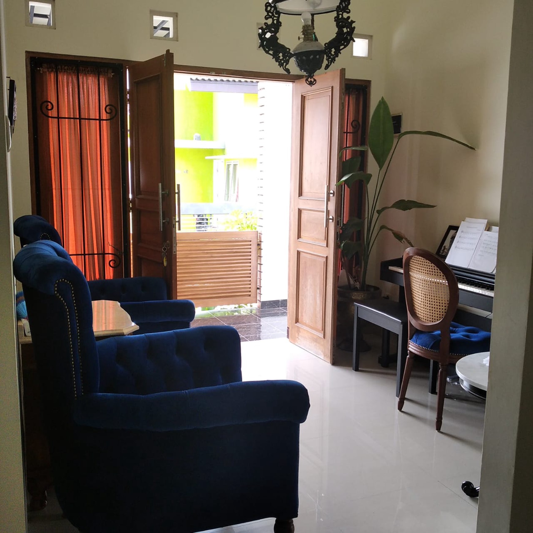 Rumah Mewah Dengan Desain Minimalis Di Perumahan Niten Asri Dekat Budi Mulia.