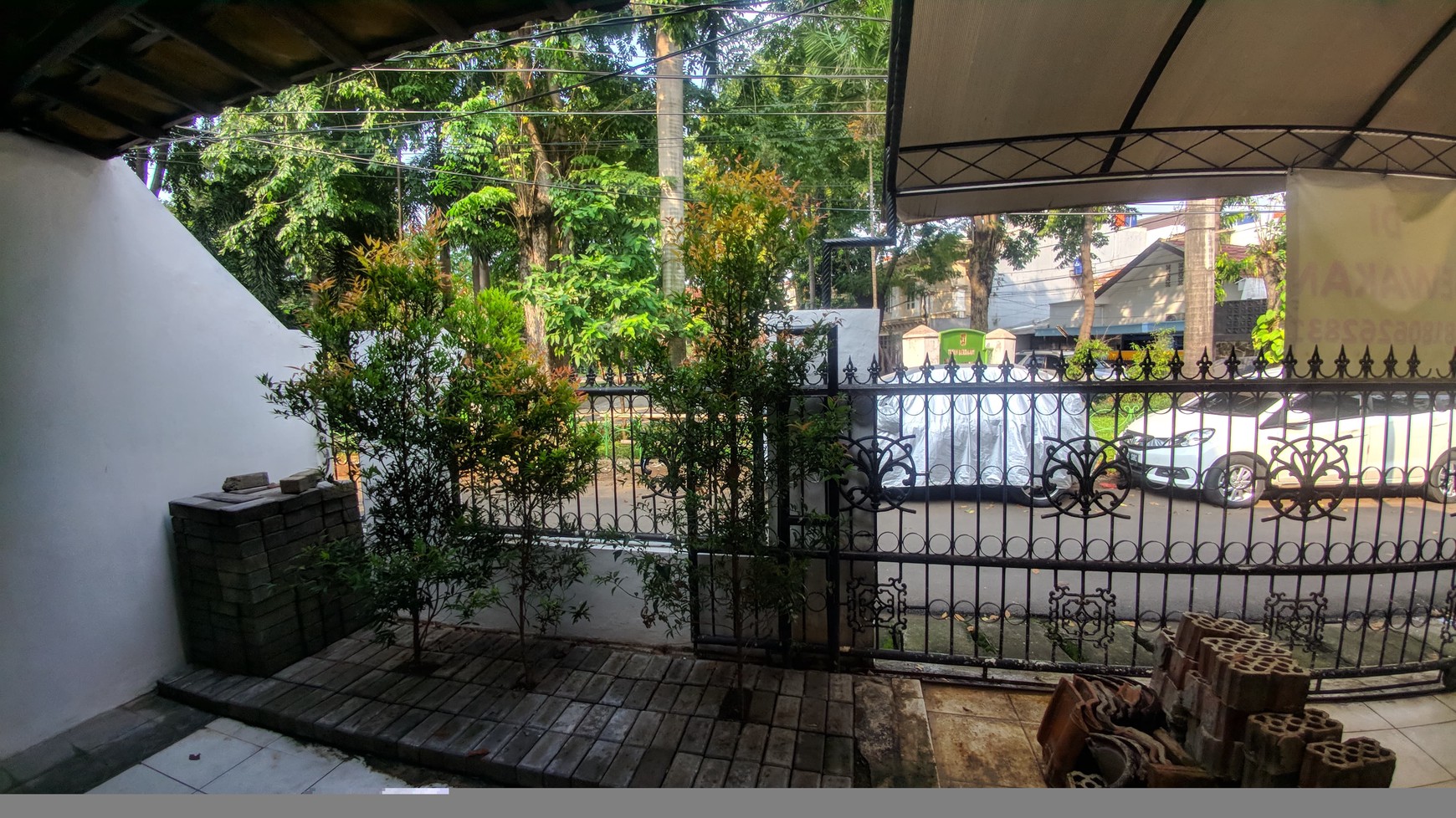 Rumah Lokasi Depan Taman Di Tebet Utara Jakarta Selatan