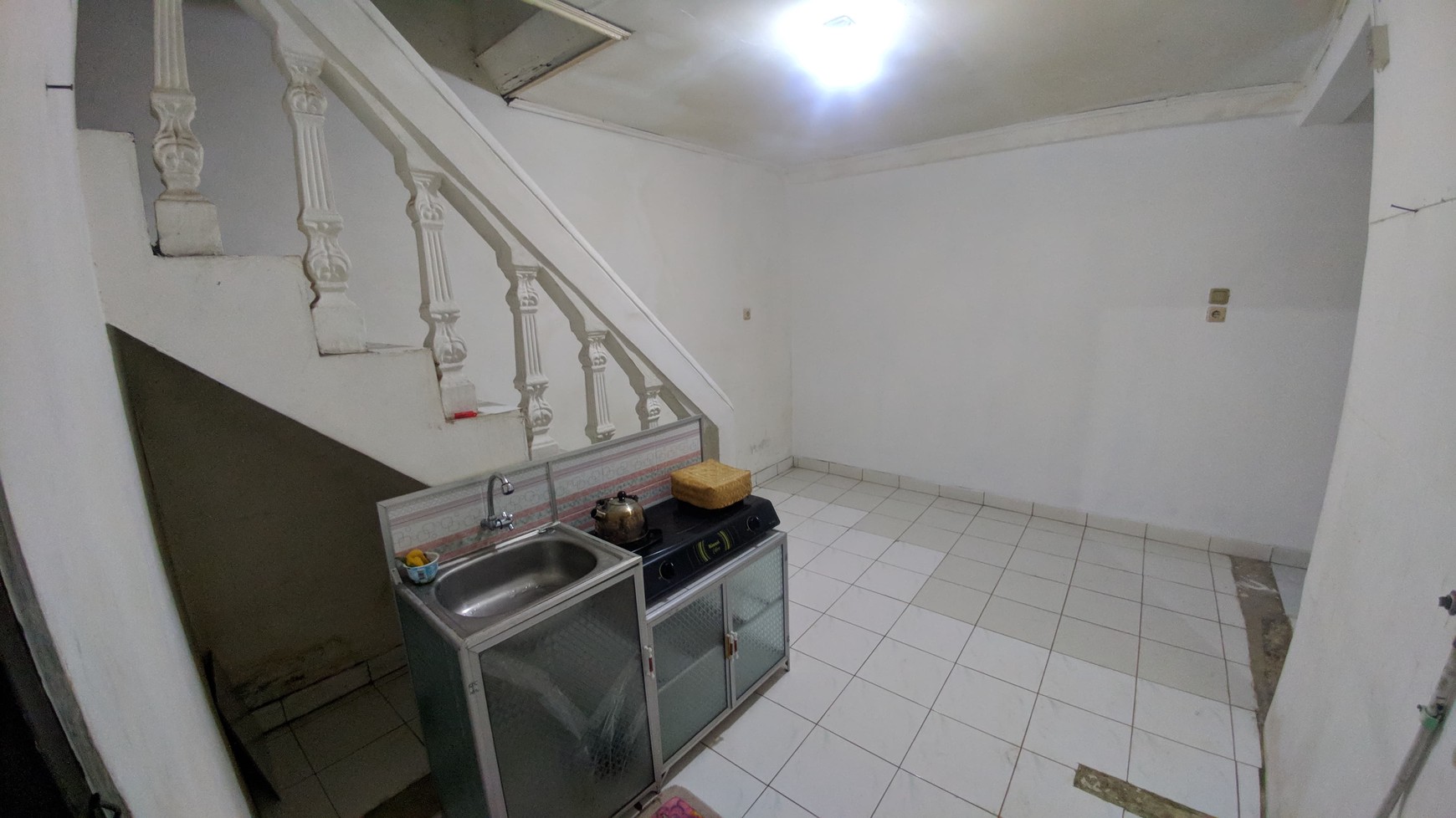 Rumah Lokasi Depan Taman Di Tebet Utara Jakarta Selatan